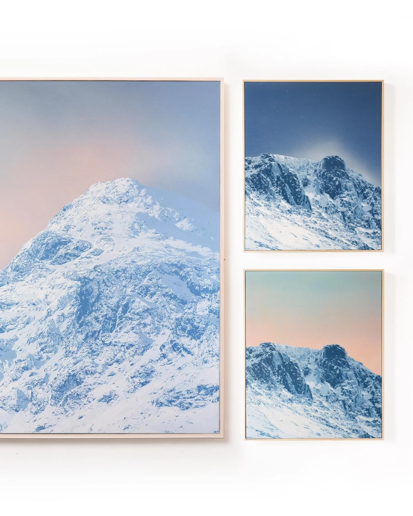 Tonight at 18:00 is the opening of @galleriaoslo christmas exhibition. The exhibition runs until January 18th. I'm showcasing one 100*100cm painting of Nibbi and two 50*40cm monotypes of Skogshorn, both mountains in Hemsedal.