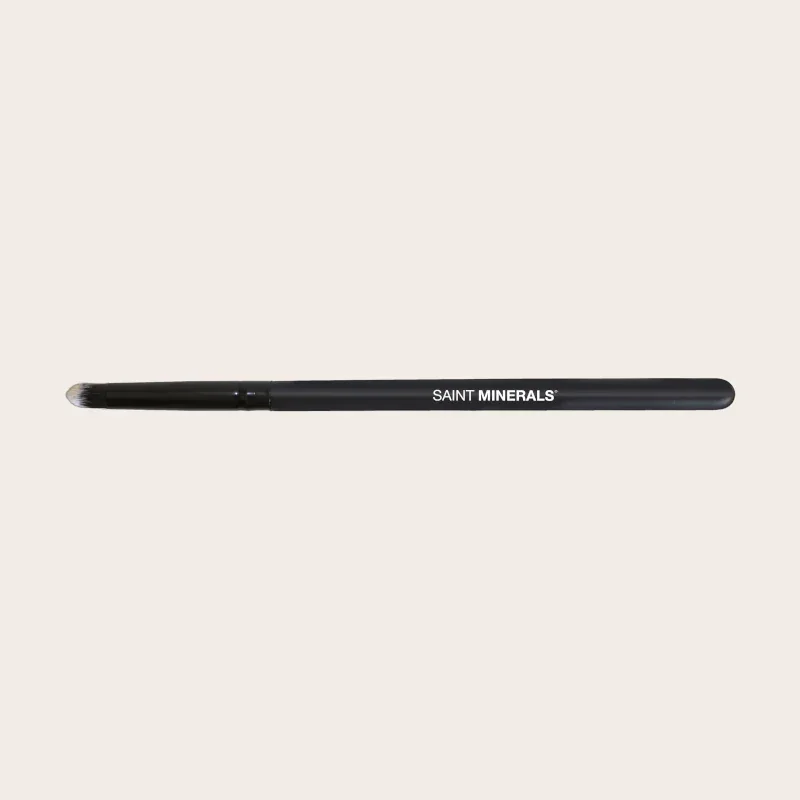 SAINT MINERALS® Precision Smudge Brush