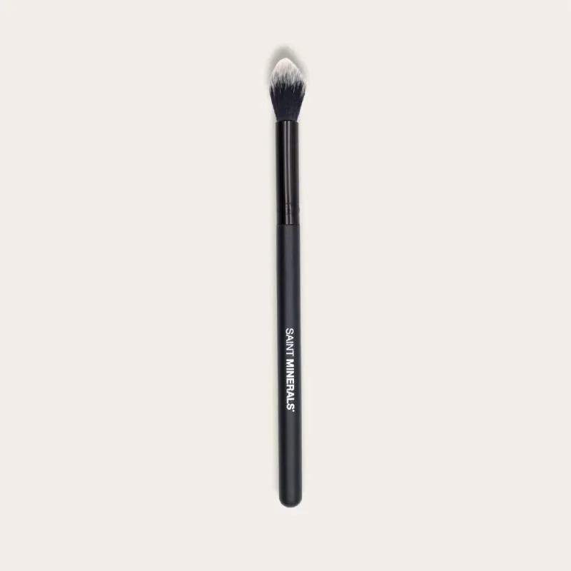 SAINT MINERALS® Detail Highlighter Brush