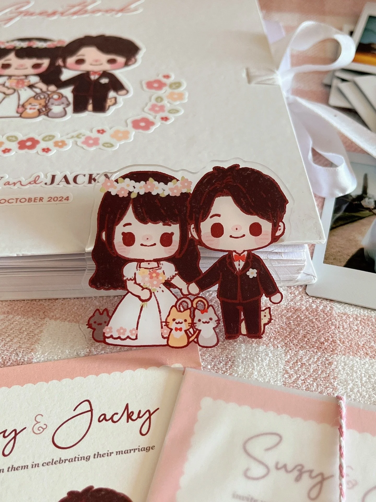 One year ago 👰🏻‍♀️🤵🏻‍♂️🤍✨
03.10.2024 ♡
Finally got around to sharing more photos here 🙈🤍(Had to find a way to include our cat babies into our special day somehow 🐈🐾)
Our photos were taken by our wonderful photographer  @silaschau
