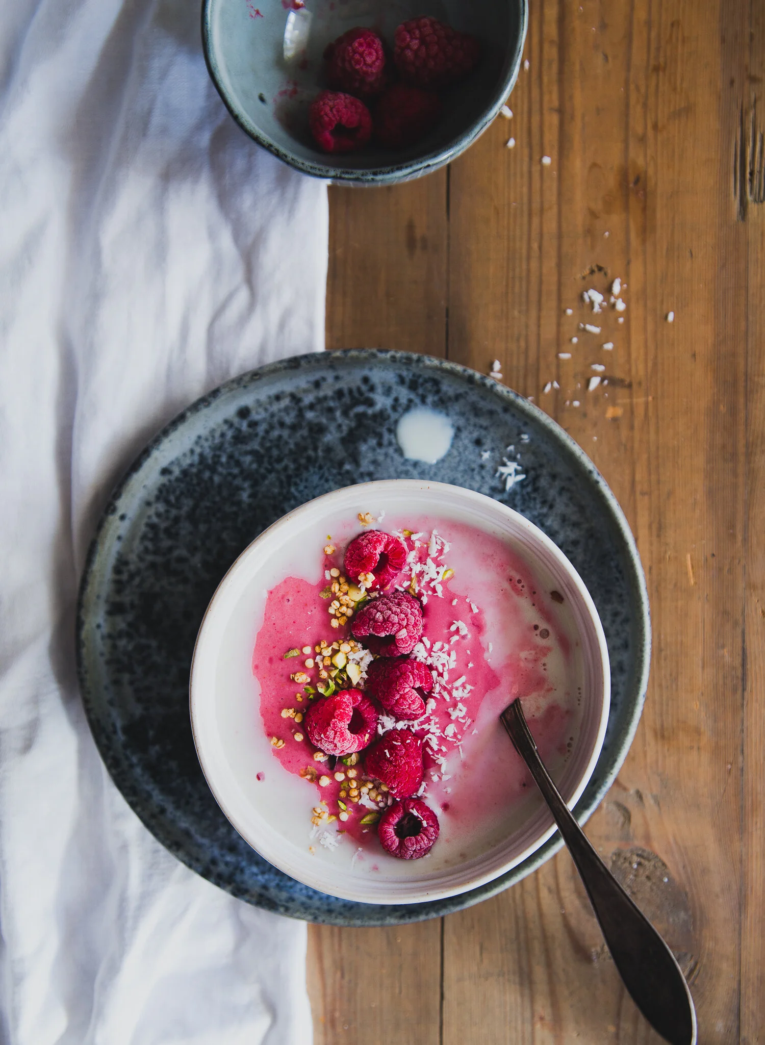 Frilansmåndag - Smoothie Bowl med Hallon & Jordnötssmör | Freelance Monday - Raspberry & Peanut Butter Smoothie Bowl | v + gf