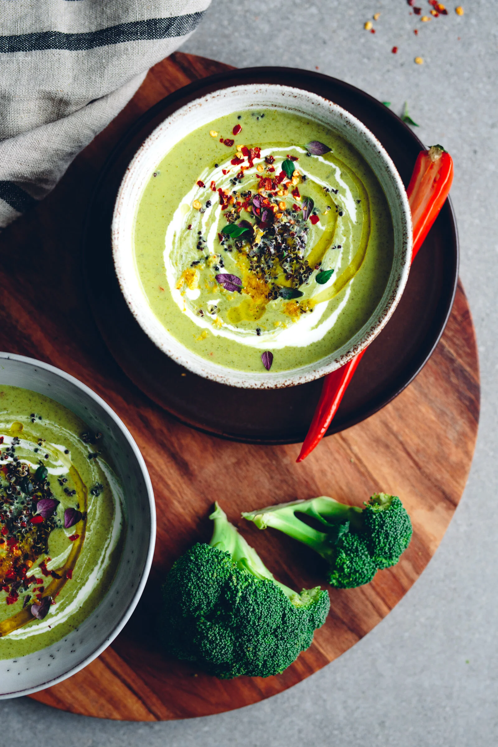 Krämig broccolisoppa med grönkål