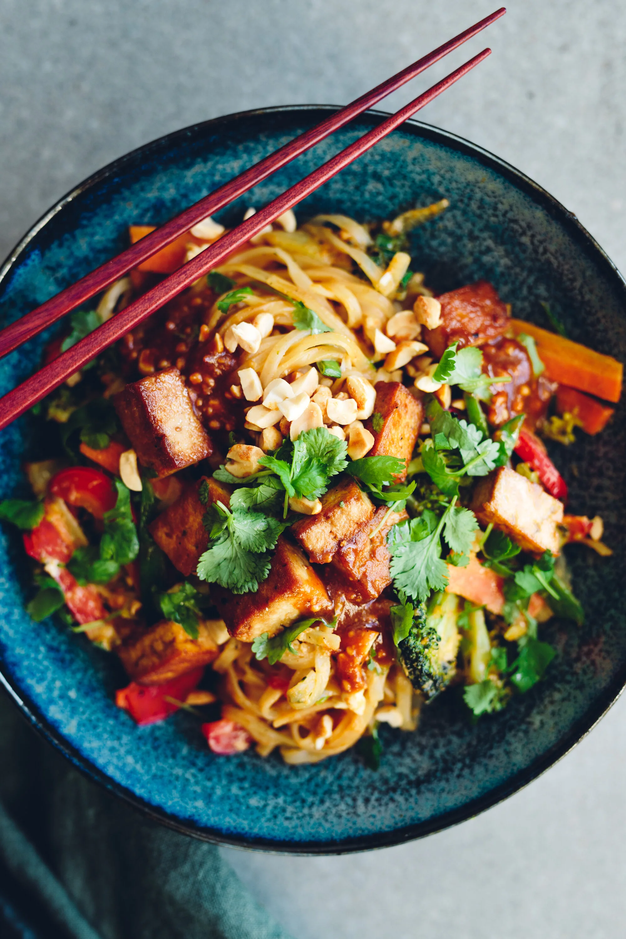 Pad Thai med tofu & knäckig jordnötssås