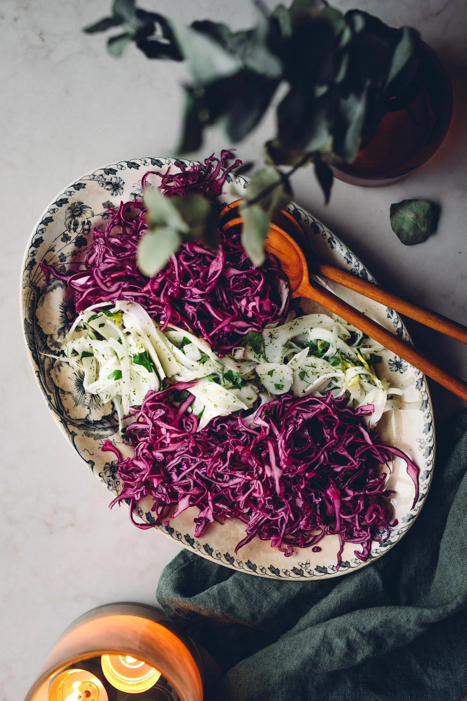 Hyvlad kålsallad med dill och citron