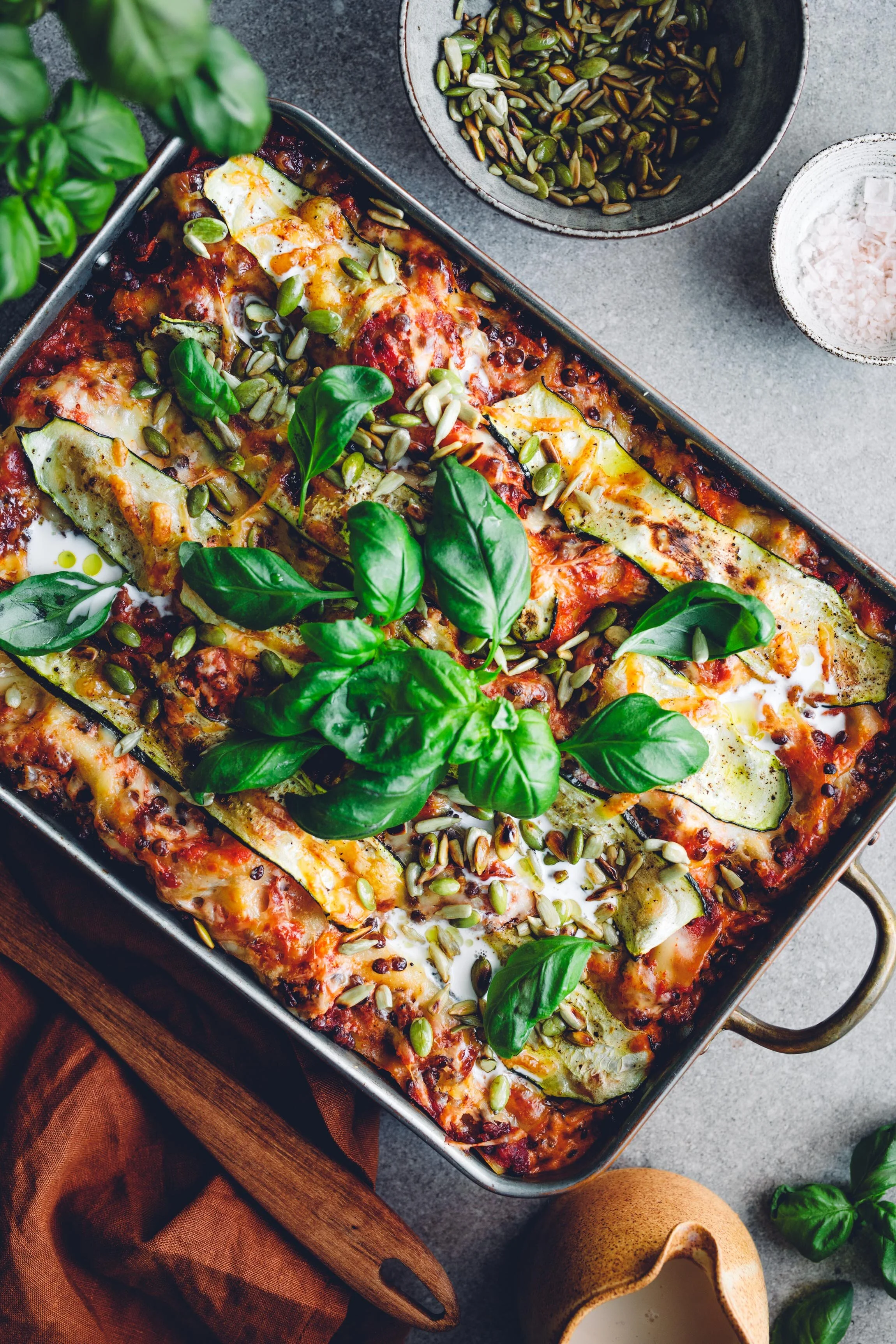 Vegetarisk lasagne med keso, zucchini och linser