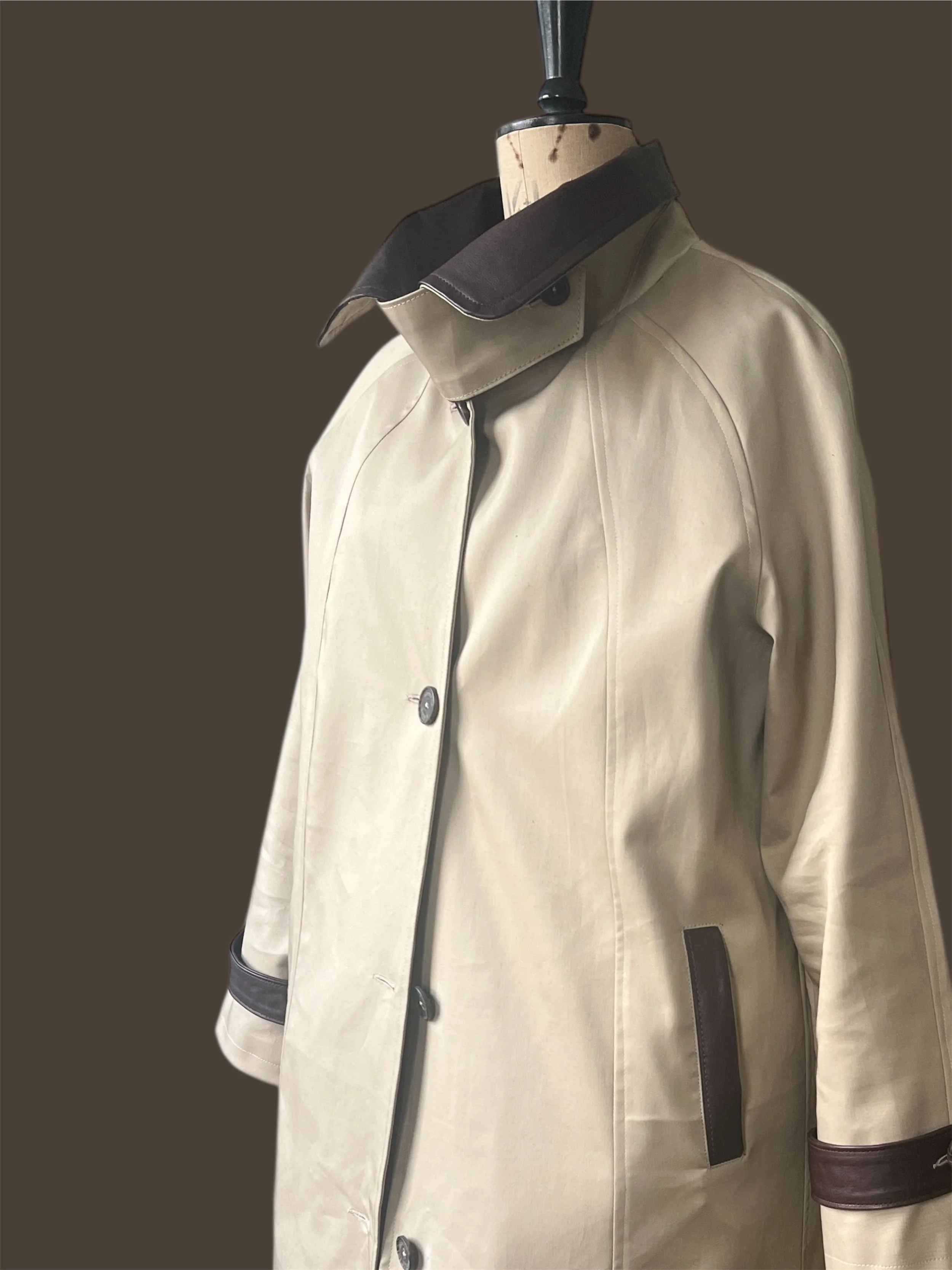 Gabardine Raglan Coat with Nappa leather trim