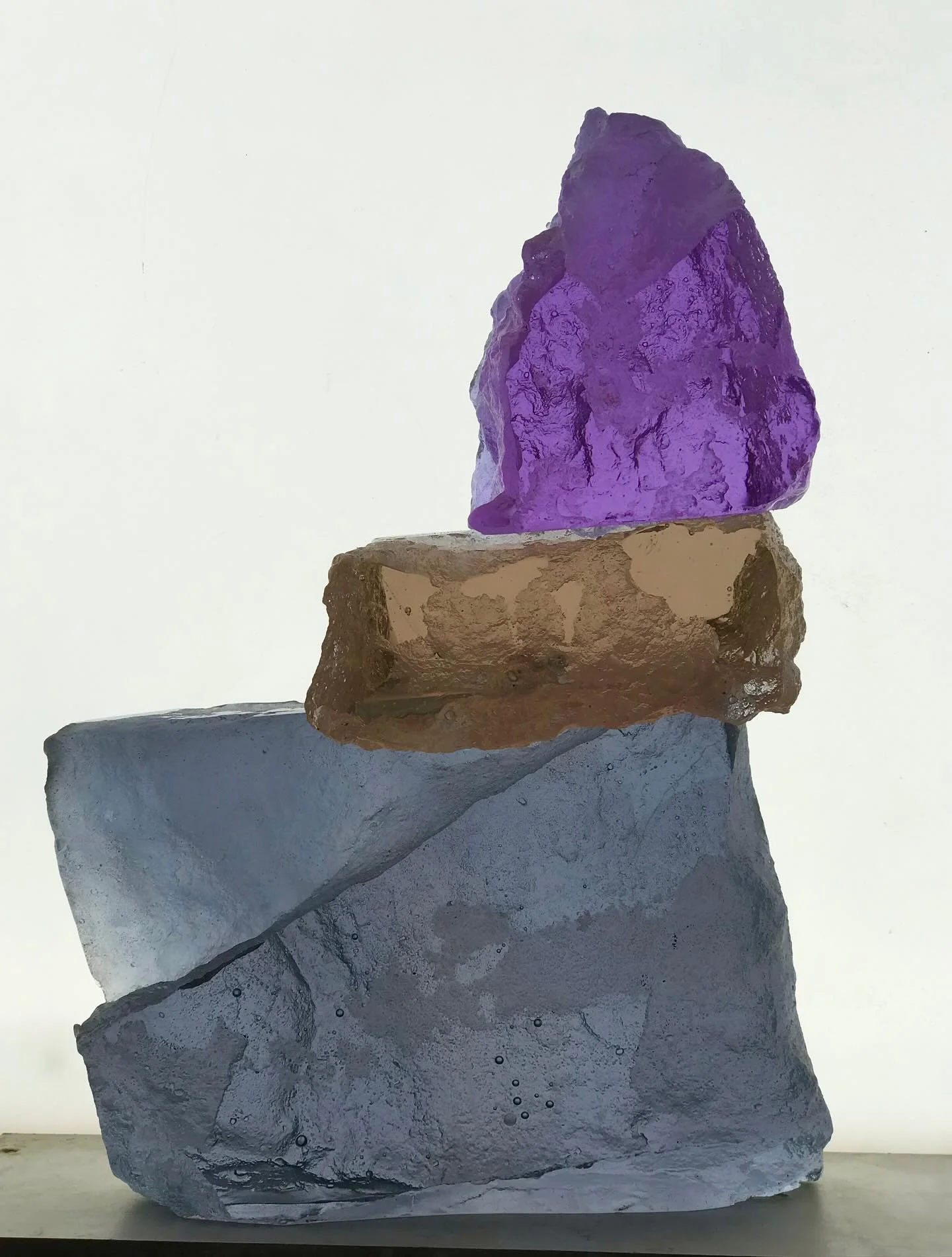 This is a custom piece made for a special client a couple of years ago. She has recently come back to commission a new work. This time for her mom. So grateful for relationships like these.

#castglass #dichroicglass #sculpturalglass #ukglass#usaglas