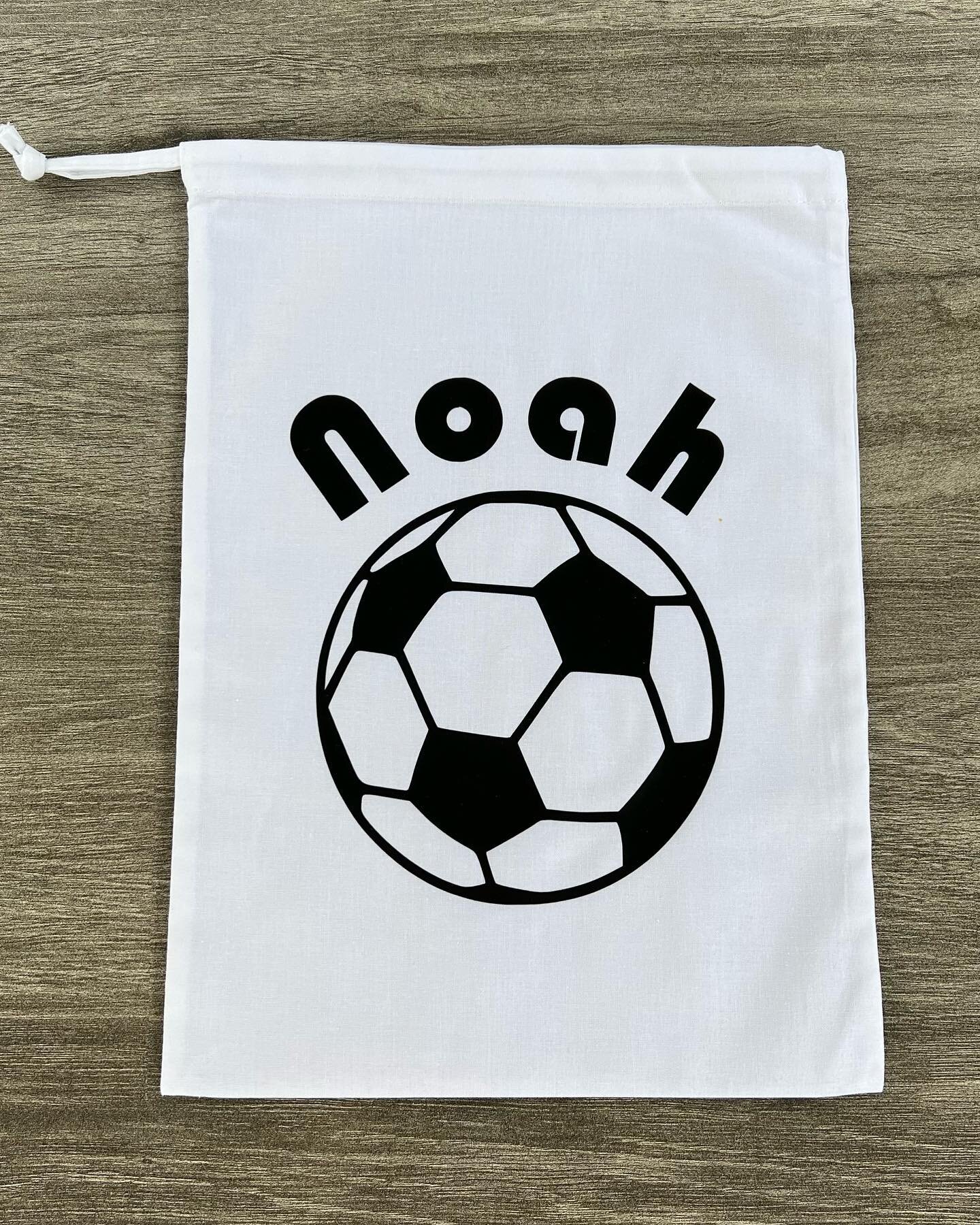 These football parting bags were shooting their way out of my door yesterday. 
Septembers a great time for a football birthday party. Nice to get the whole class/ bunch of friends together, outdoors whilst the weather is still nice &amp; it&rsquo;s n