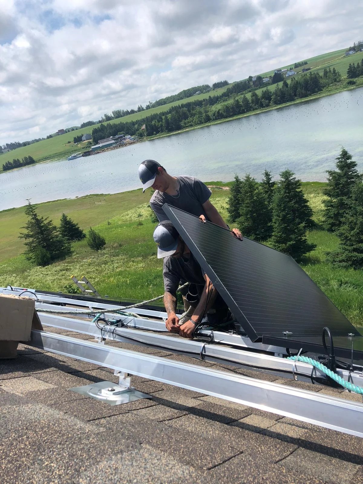 Assessing Your Homes Solar Potential, Optimizing Solar Panel Placement and Choosing the Right Installer