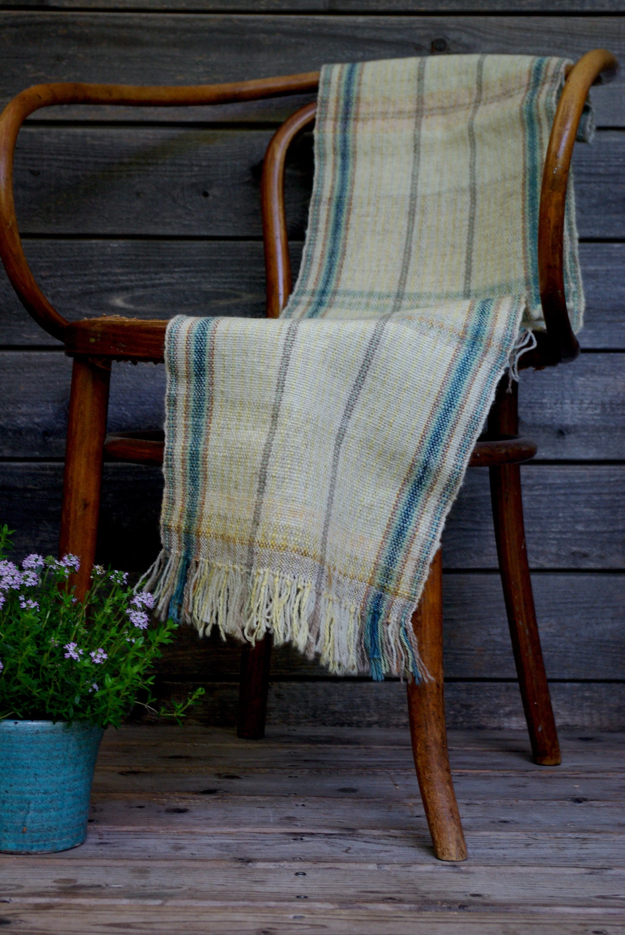 Handwoven Woolen Shawl N° 8