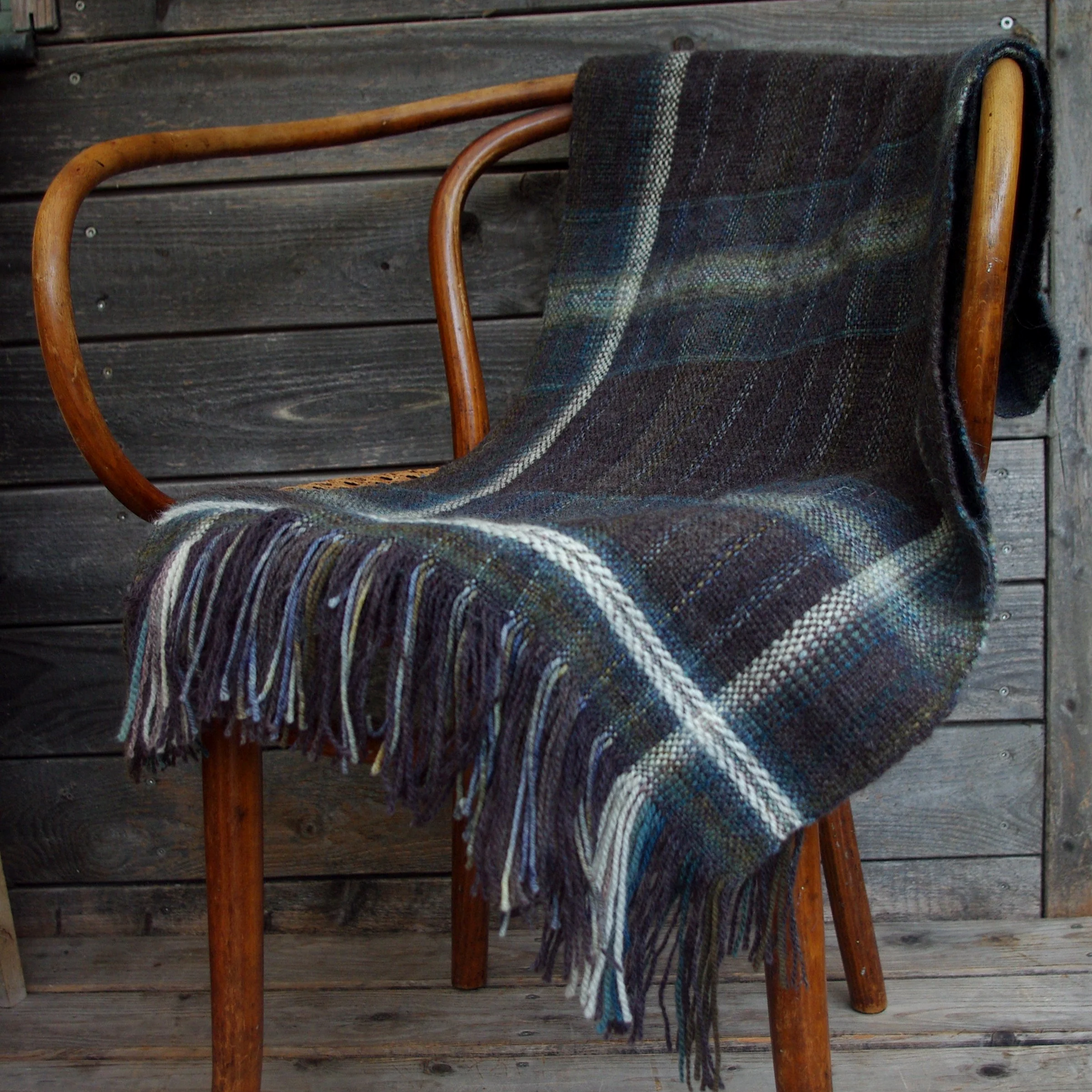Handwoven Woolen Throw N° 16 - handgewebtes Tuch