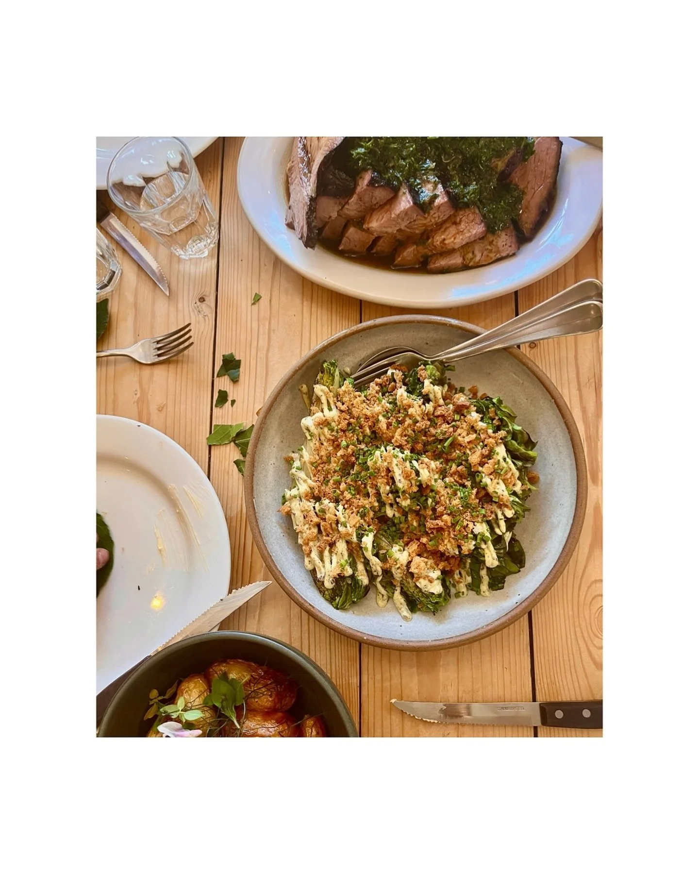 Between the June/July rain ☔️ (somehow!)

1. Sunday lunch (always a winner @nancarrowfarm)
2. French vibes 🇫🇷 @emilyscottfood @buttlefish_ 
3. Sweetest sweet peas 🫛 
4. @kittycoles @mob recipe Hazelnut &amp; spiced chicken schnitzel with pickled o