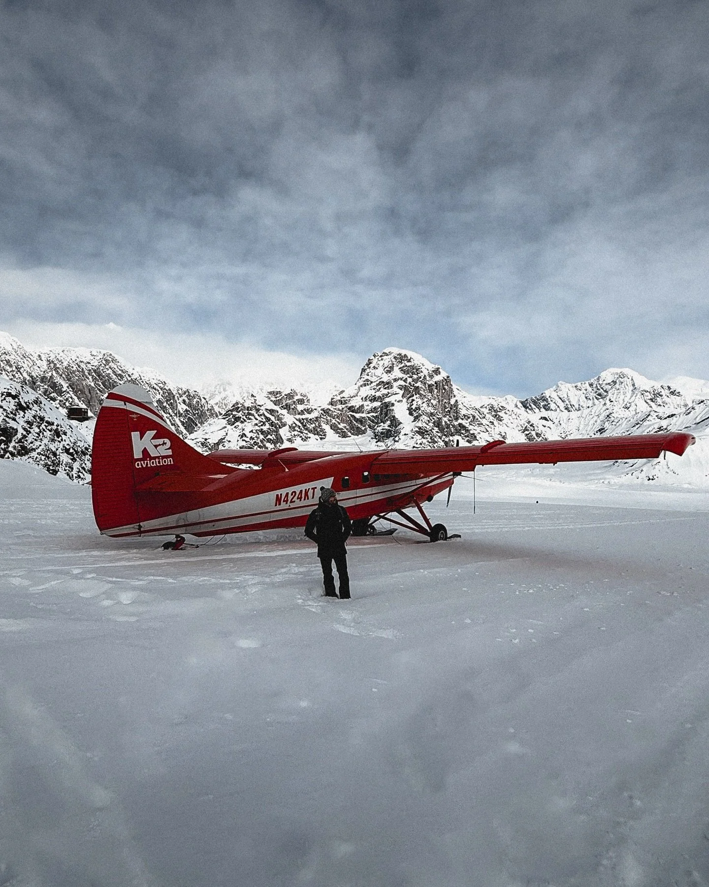 Flying through the heart of Alaska with @k2aviation 
.
#alaska #skyhighviews #mountainpeak #viewsfromabove #sonyalpha #travelgram