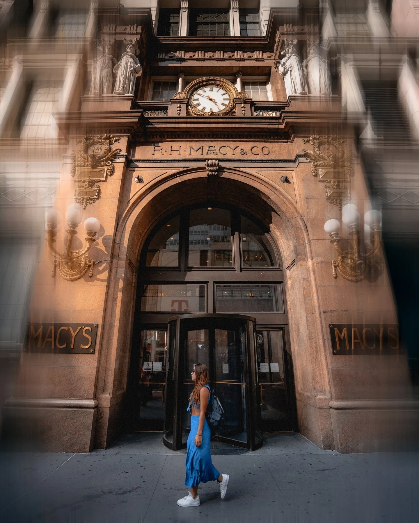 Frames from New York City🗽
.
#newyork #moma #nycphotography #newyork_ig