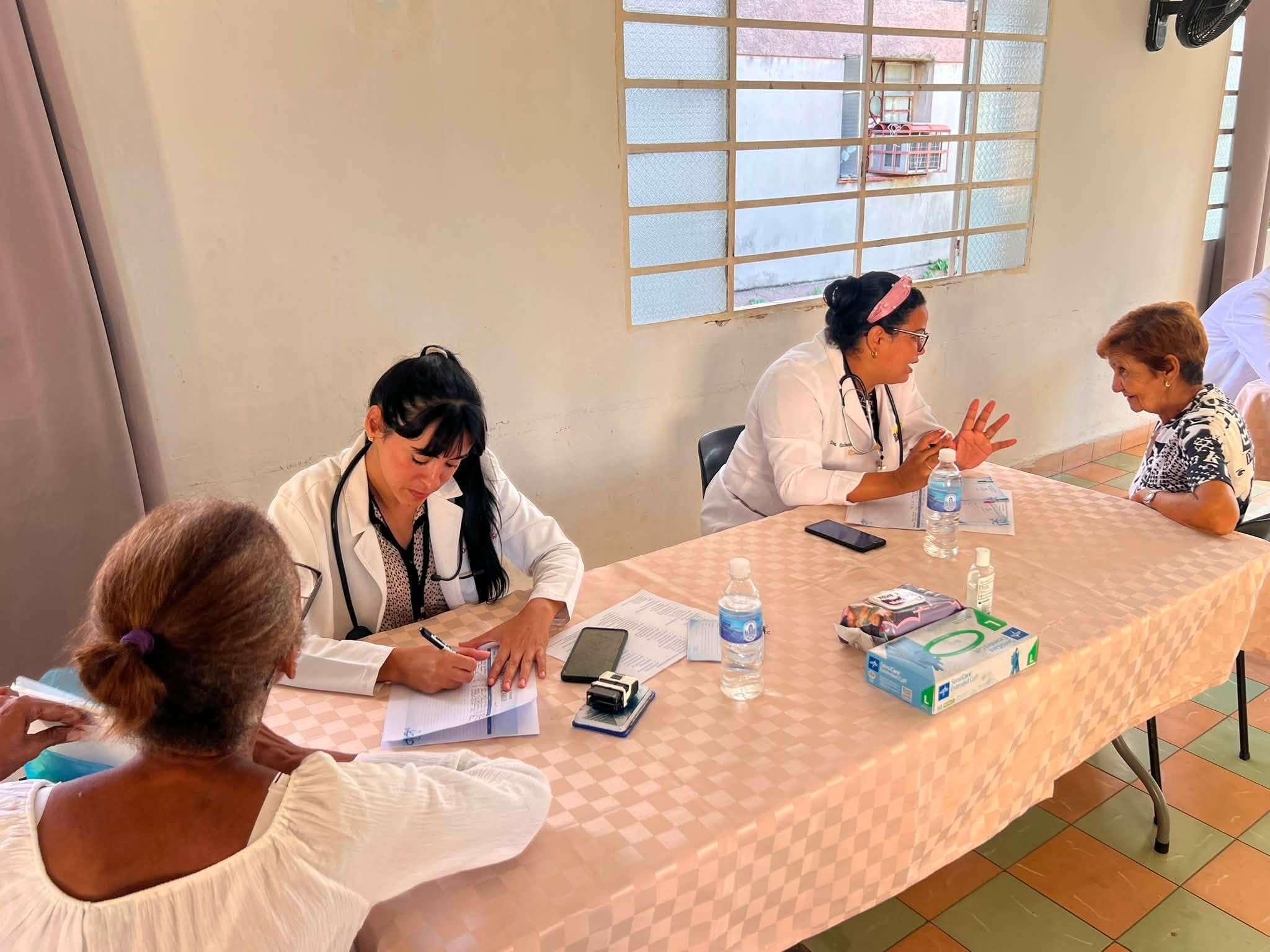 Clinic at Marianao.jpg