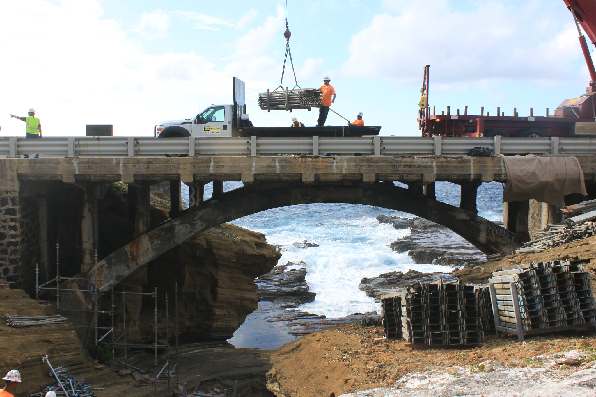 Ihiihilaukea Stream Bridge repair