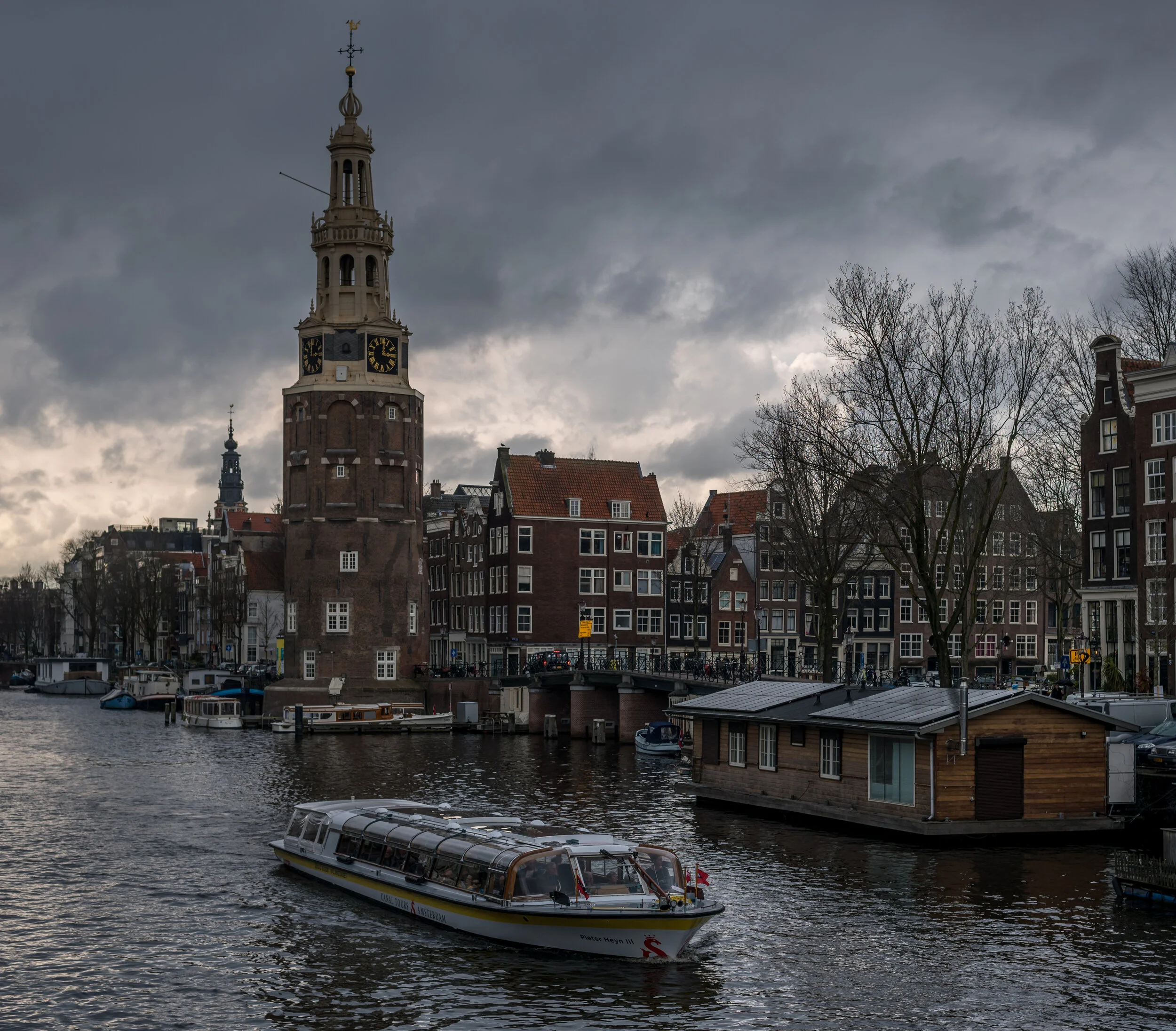 amsterdam canal alt2_.jpg