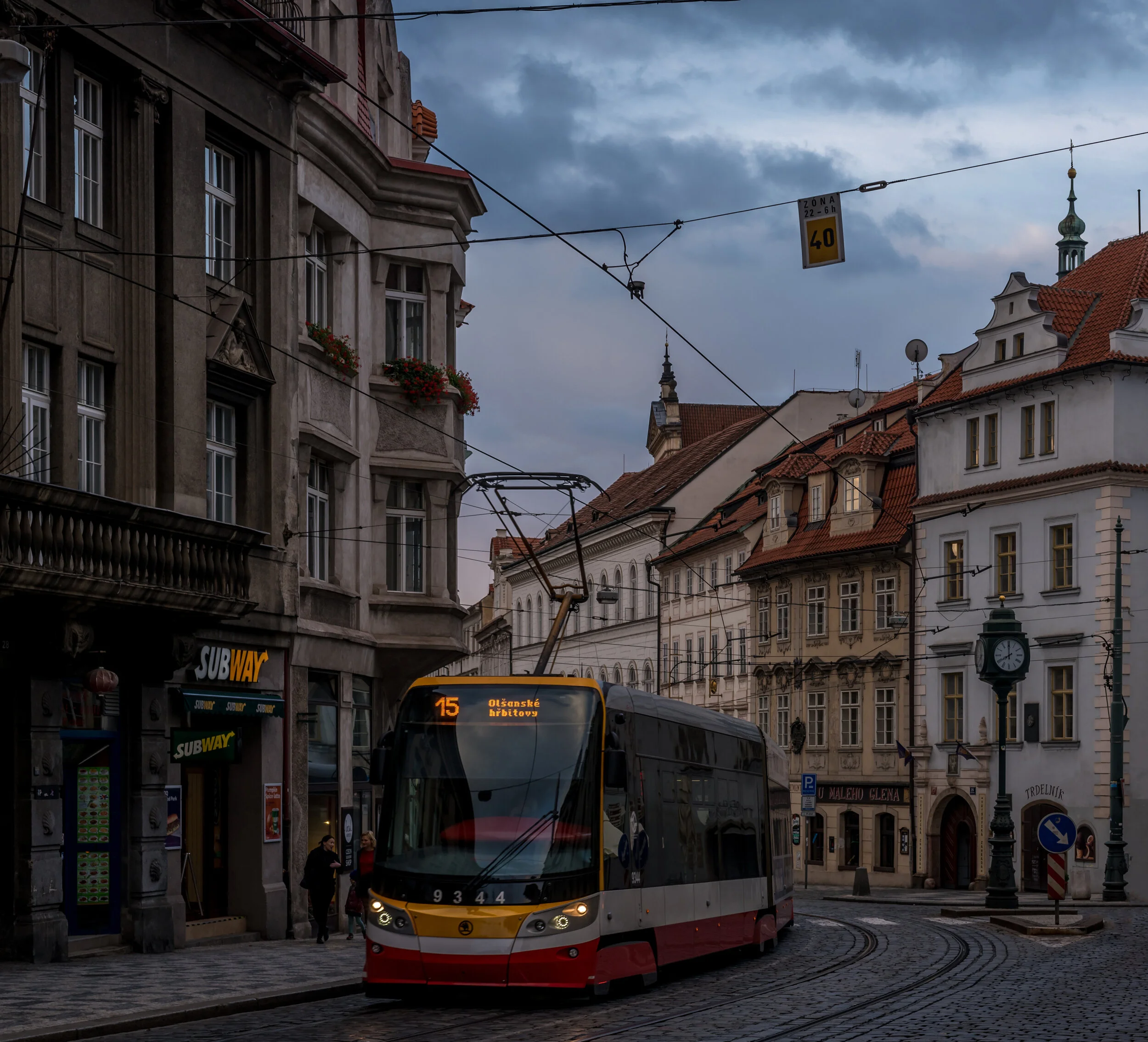 prague street tram 1_.jpg