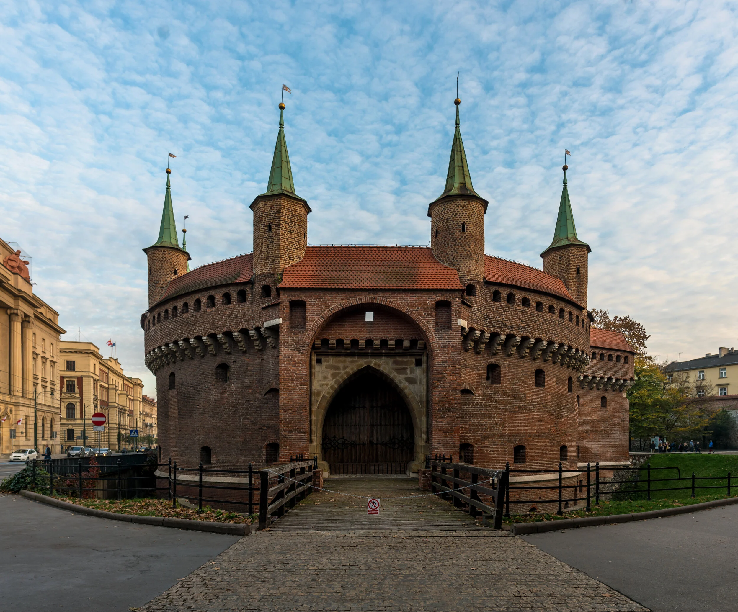 krakow circle building.jpg
