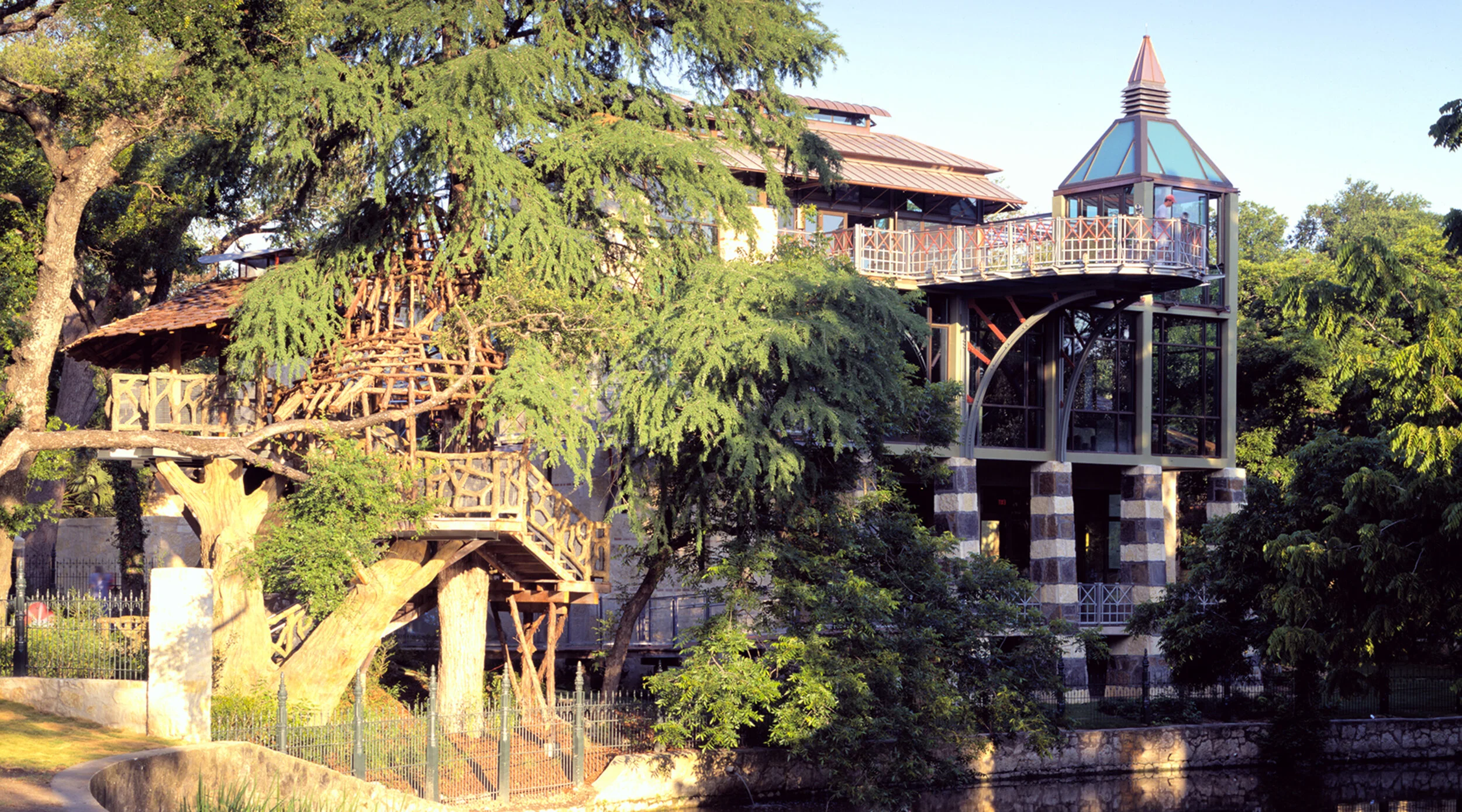 GBC - Witte Treehouse.jpg