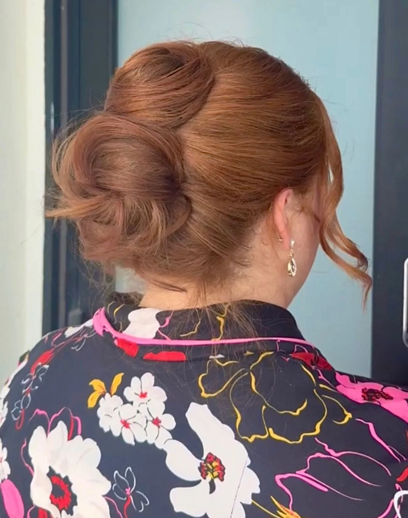 loving this bridesmaid style 💗 hair by @sophiathompsonn #bridalhair #hairinspo #kybride #louisvillehairstylist