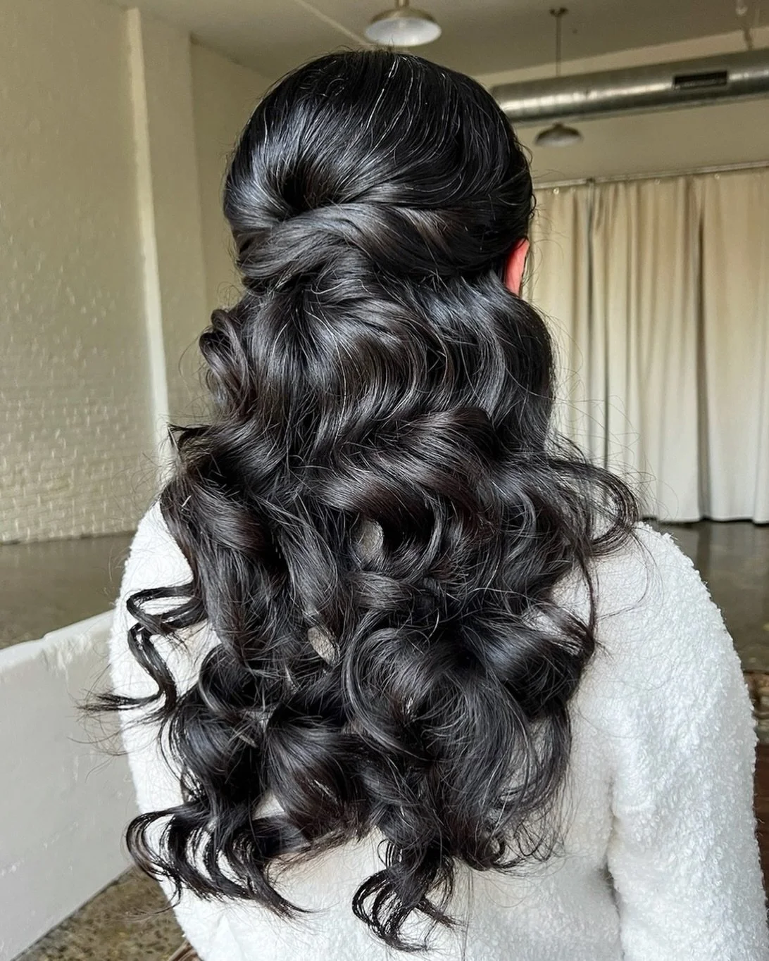 Half up is always a good choice 👏🏼👏🏼👏🏼 

By @beautiedbykay