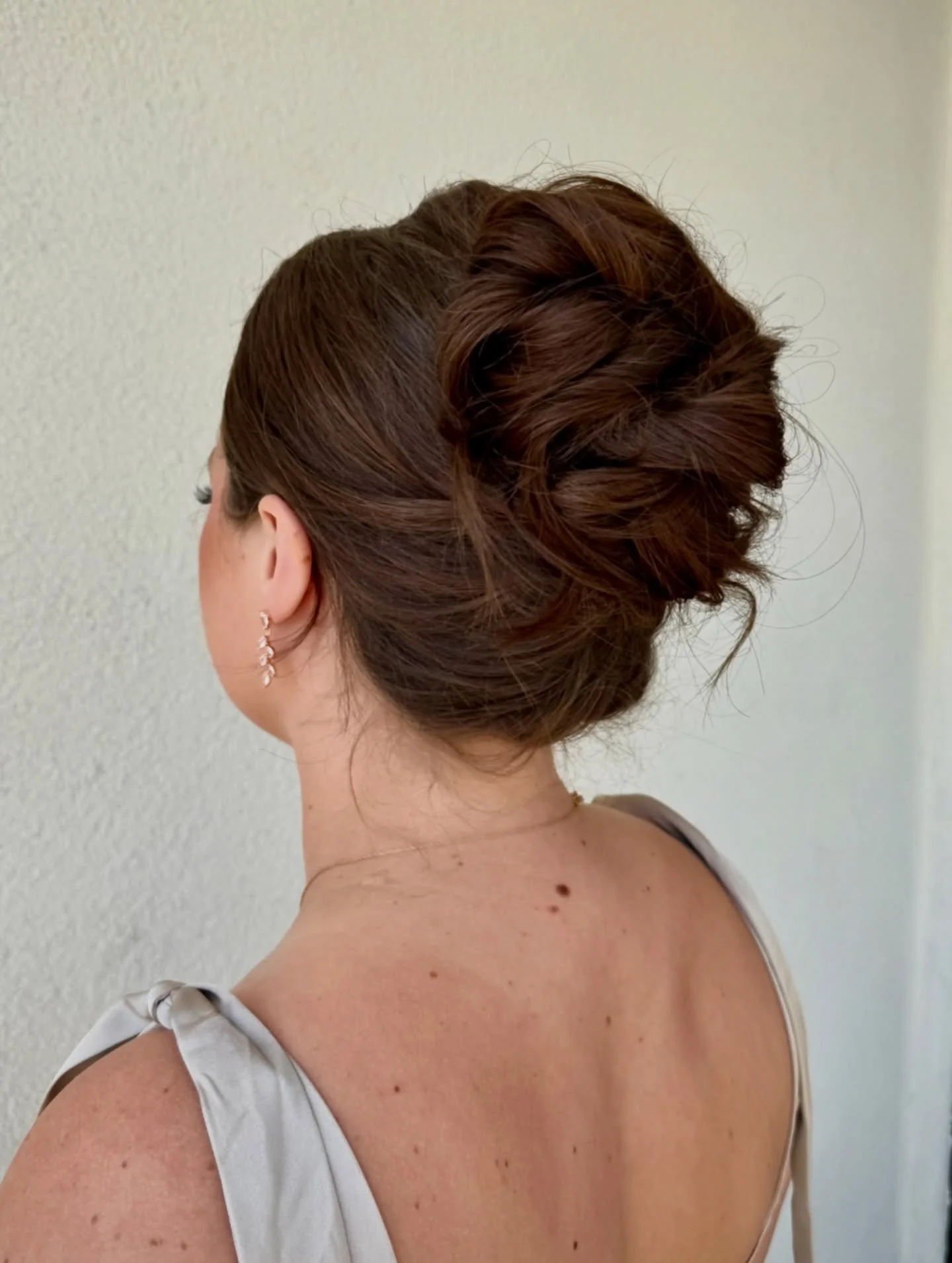 We&rsquo;re not over it @sophiastyled_it 🫶

#updohairstyles #hairupdo #hairupdos #bridalhairstyling #louisvillebride