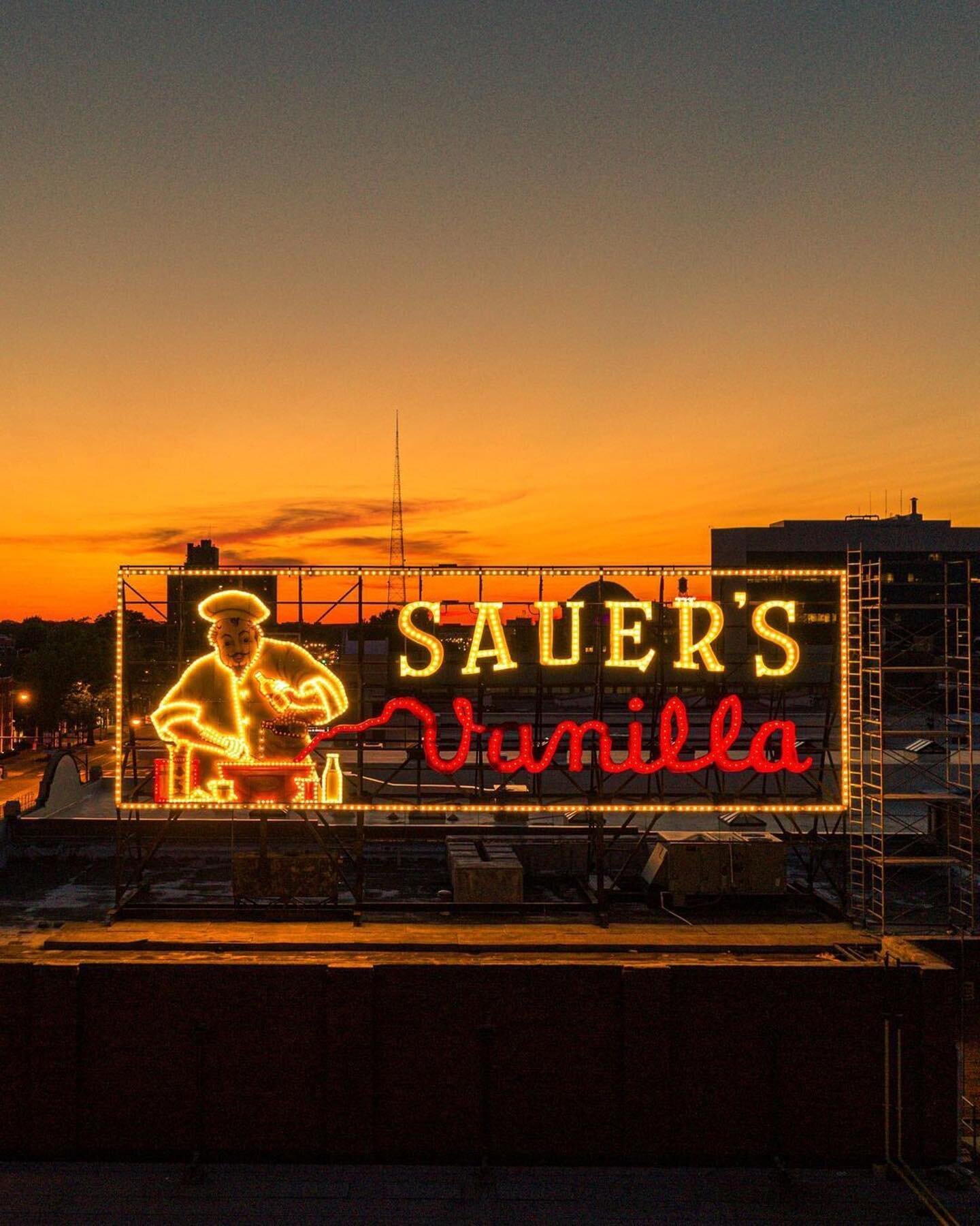 👀 Did you know? When you think &ldquo;Sauer&rsquo;s,&rdquo; Duke&rsquo;s Mayonnaise may be the first thing that comes to mind &mdash; but the Richmond-based C.F. Sauer Co. actually started out making vanilla extract!
⠀⠀⠀⠀⠀⠀⠀⠀⠀
Yep, before growing to