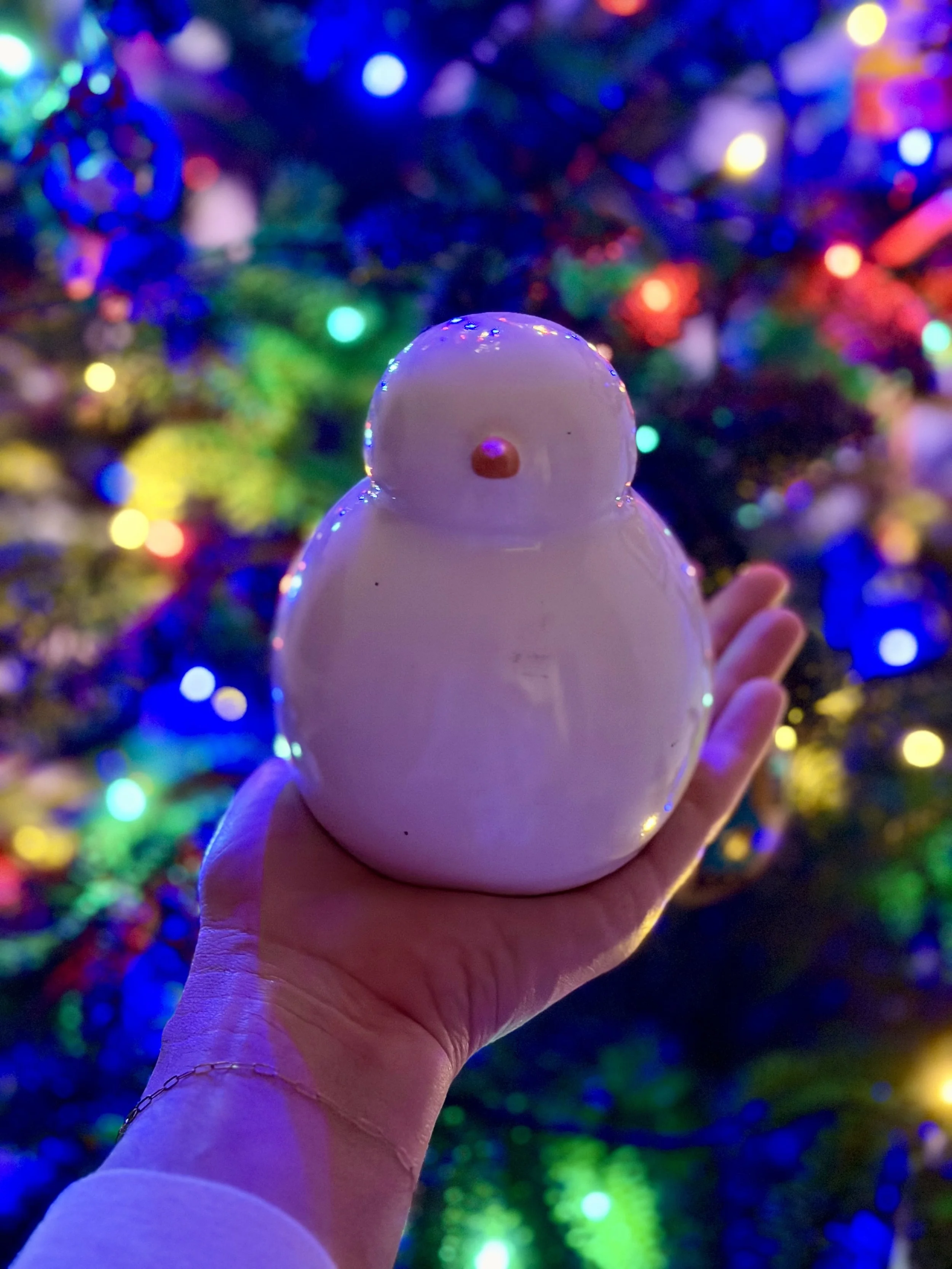 Ed 385: NYE Plans, Sticker Vending Machine, Volunteer Opps