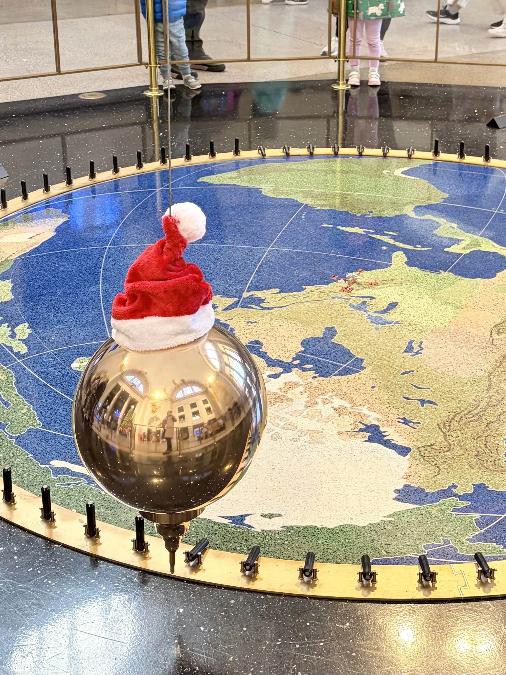 Ed 386: Champagne Tasting, Sunrise Socials, Folk Music Scene 