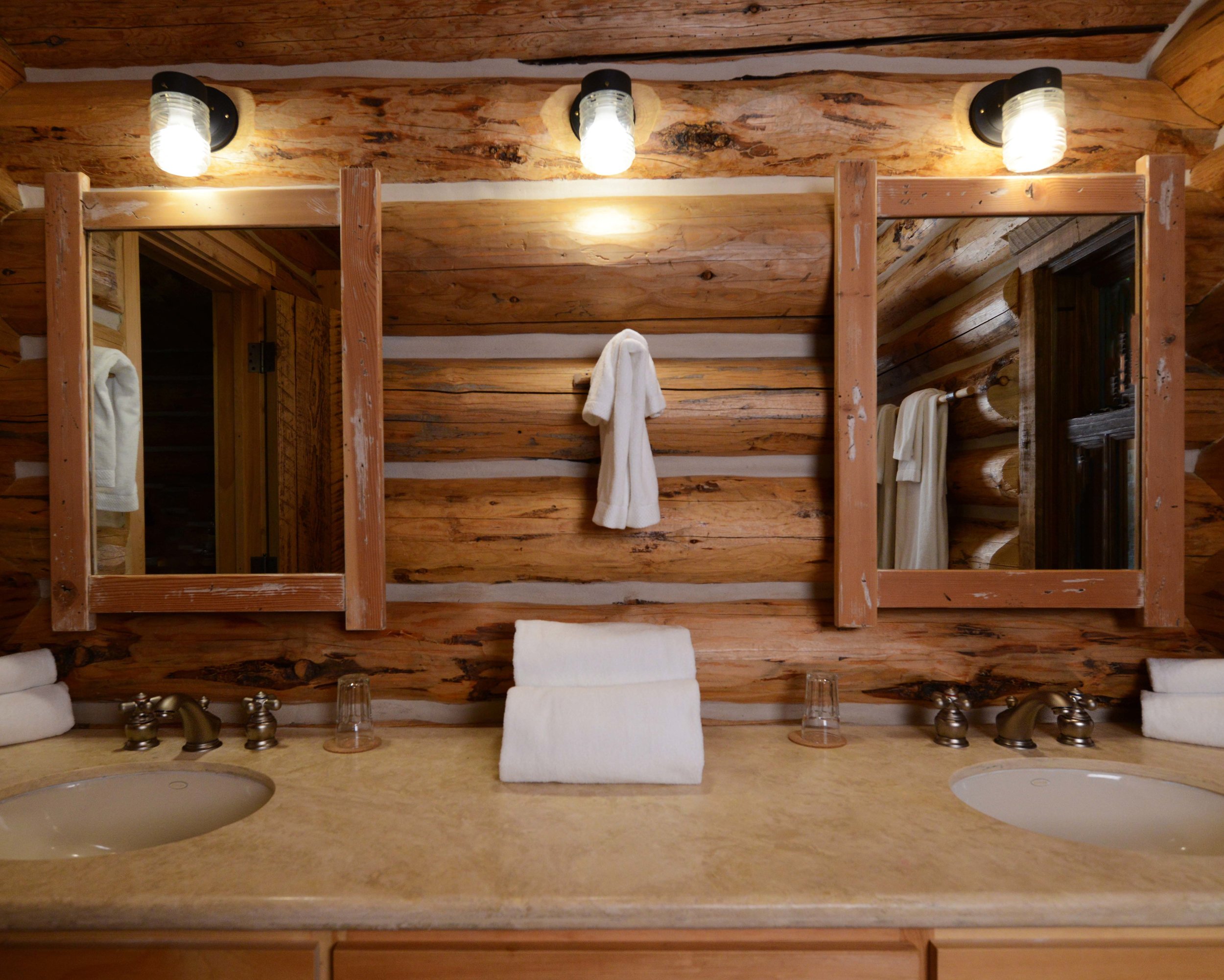 Cabin_1_Bathroom_No_Windows.jpg