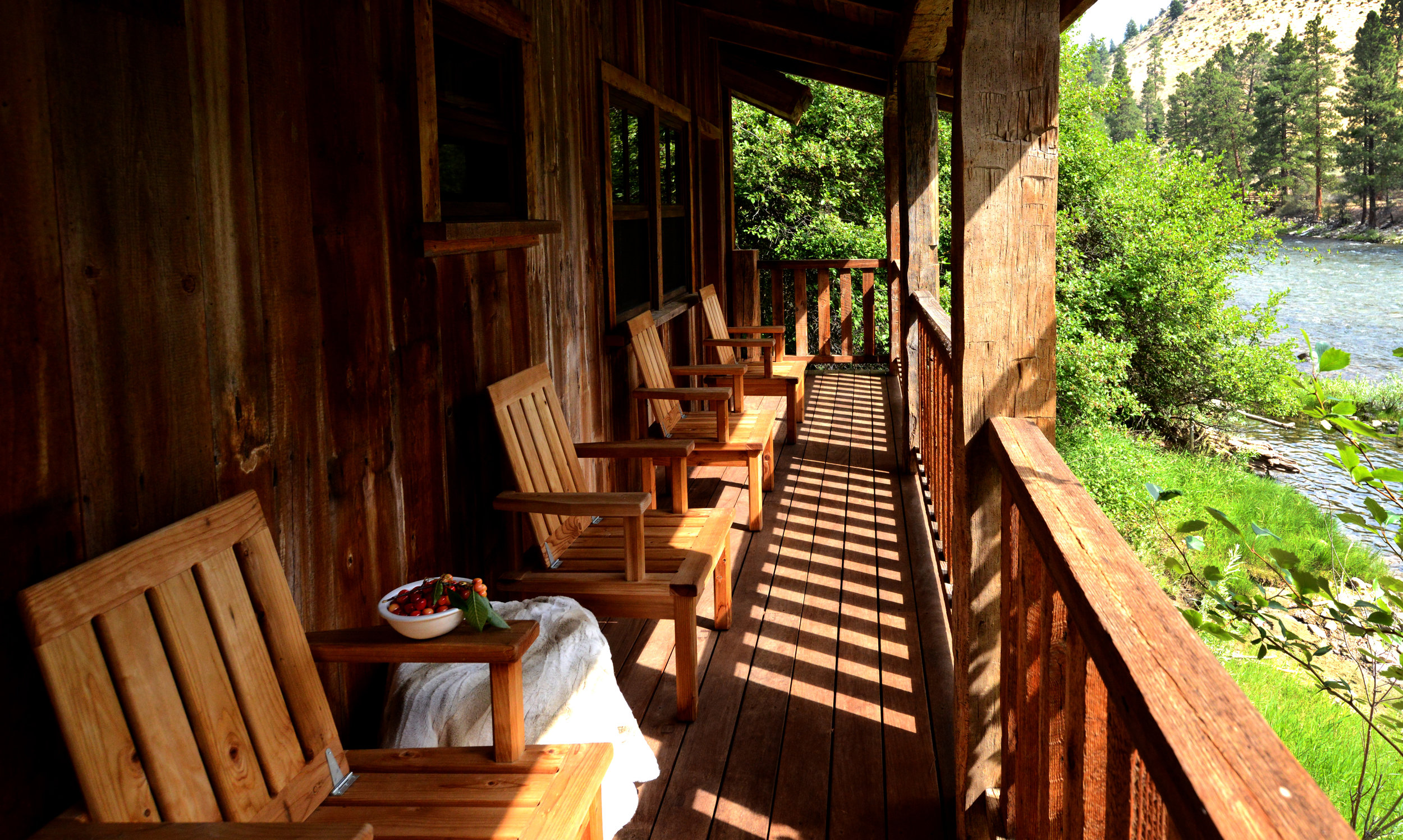 River_Front_3_Balcony.jpg