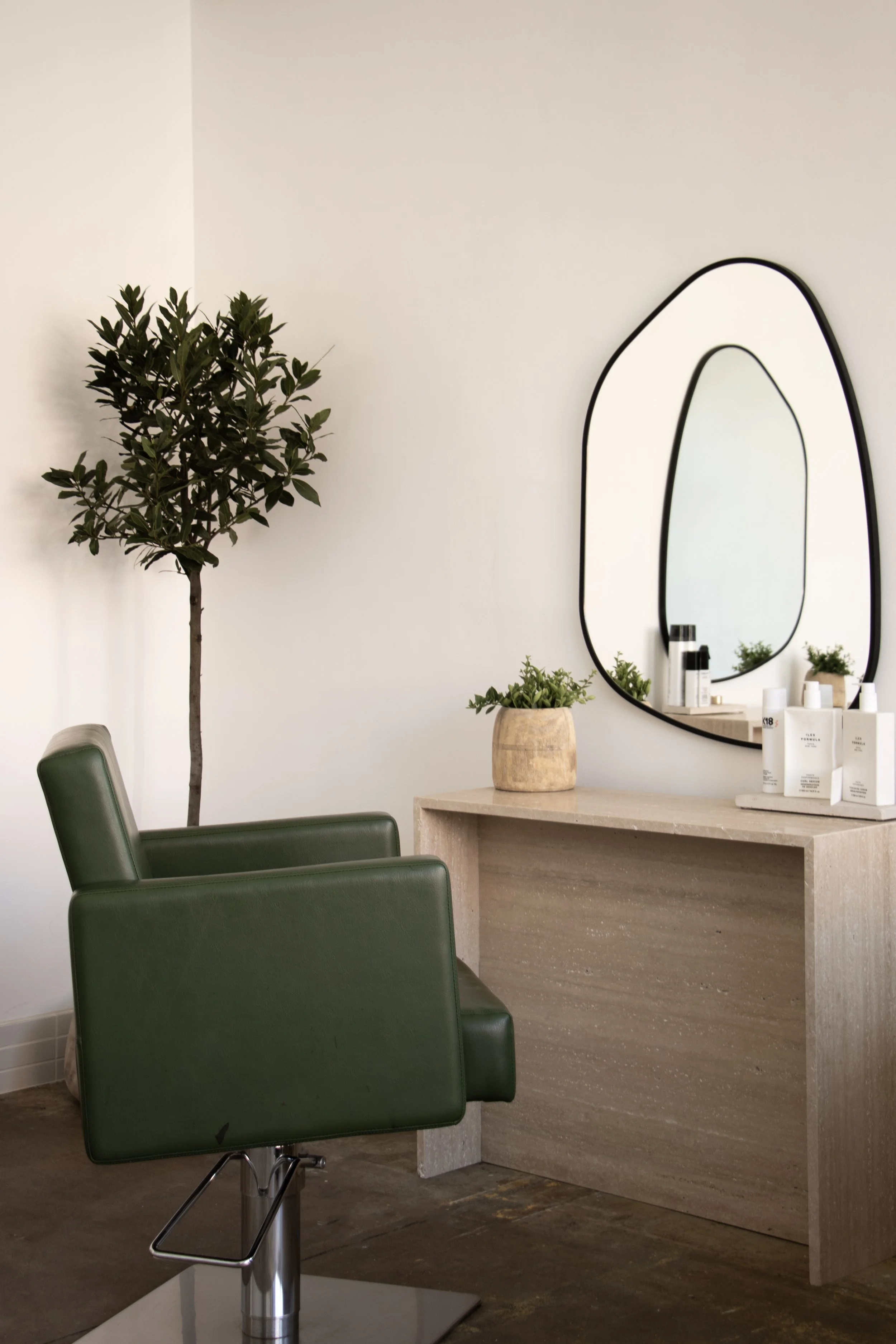 Jess salon 1.jpg