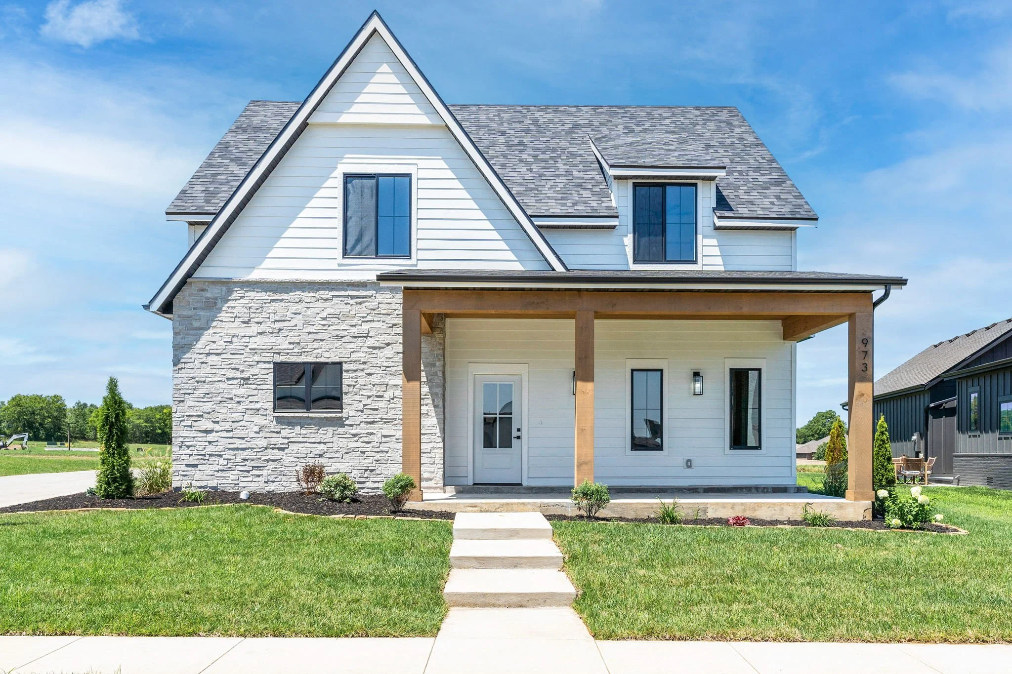 1-web-or-mls-973 Valley Trailext.jpg