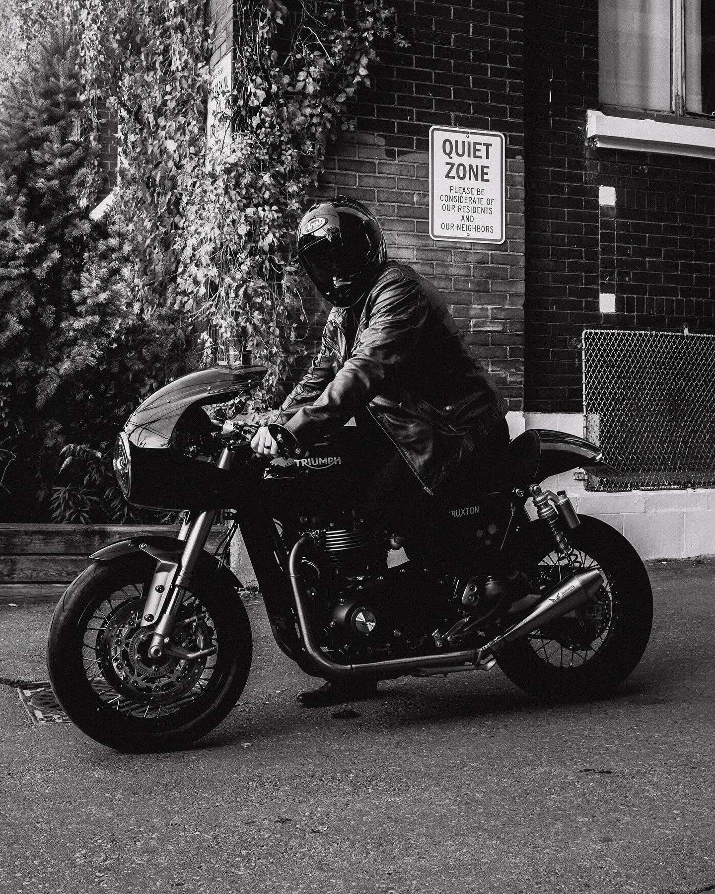 Quiet Zone. No throttle twisting here&hellip; or did I? 😈
.
.
📸: @kylieprints 
.
Bike: @triumphamerica Thruxton 1200 RS
Exhaust &amp; Cat Delete: @hitchcoxmotorcycles 
ECU Map: @dnktuneworks 
Tail Tidy: @analogmotorgoods 
Airflow: @aandjcycles 
Lev