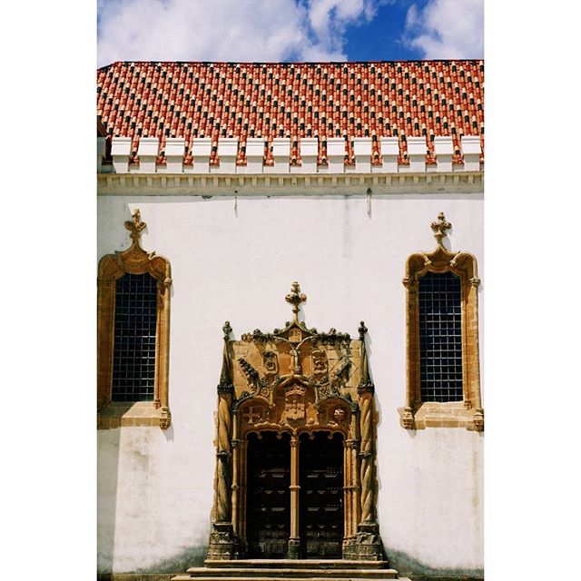 Some say the uniforms worn by the students at Coimbra University inspired those worn by Harry Potter &amp; friends at Hogwarts. #choseyourownadventure

#coimbra #portugal  #passionpassport #travelandlife #tlpics #traveldeeper #worldtravelbook #travel