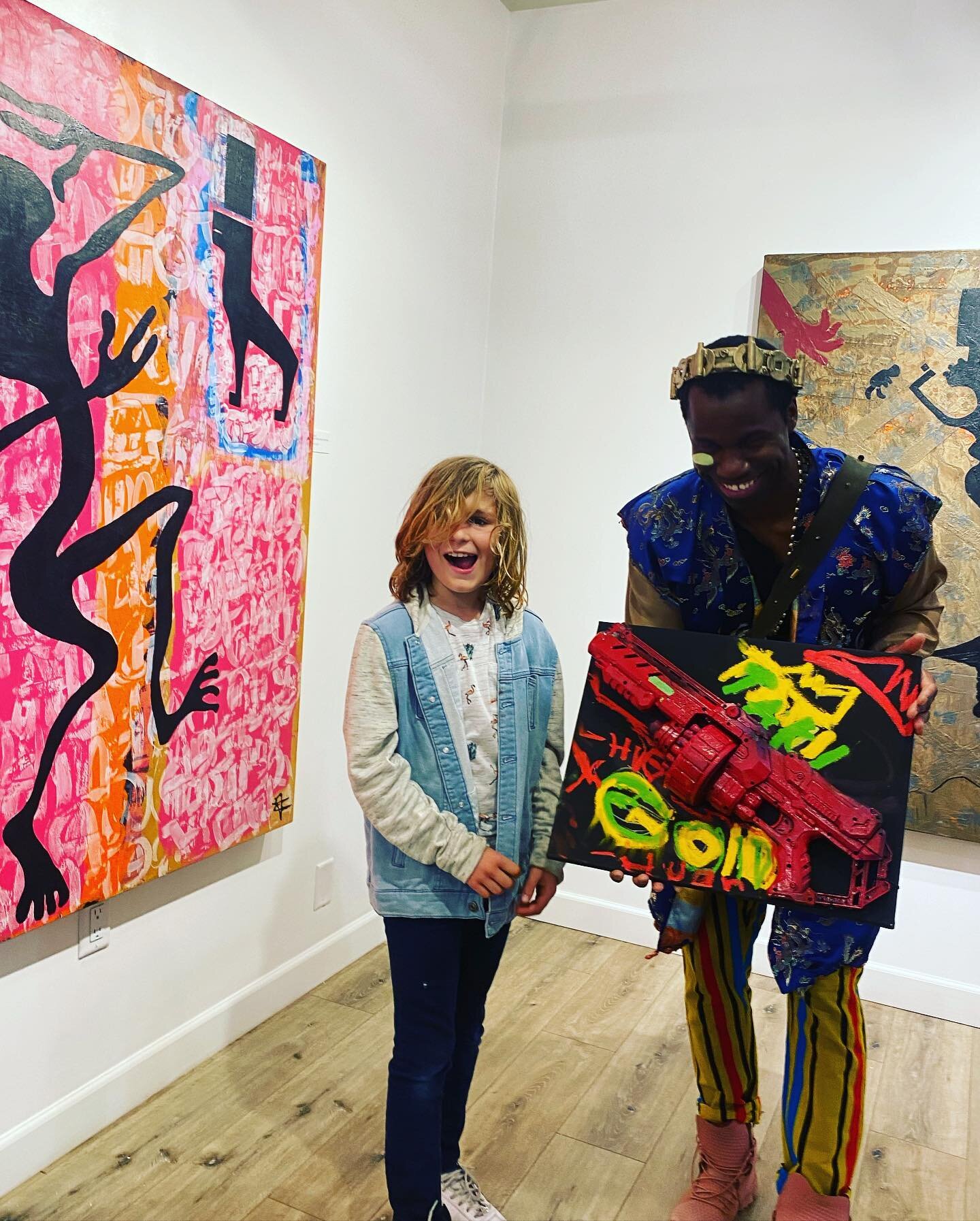 My son Hugh was inspired by @worldoftakigold @laartshow so he wanted to bring fan art as he opened his incredible solo show tonight in LA. Taki, we&rsquo;re so impressed by you, your art, your story - incredible show - and so grateful to be in your o