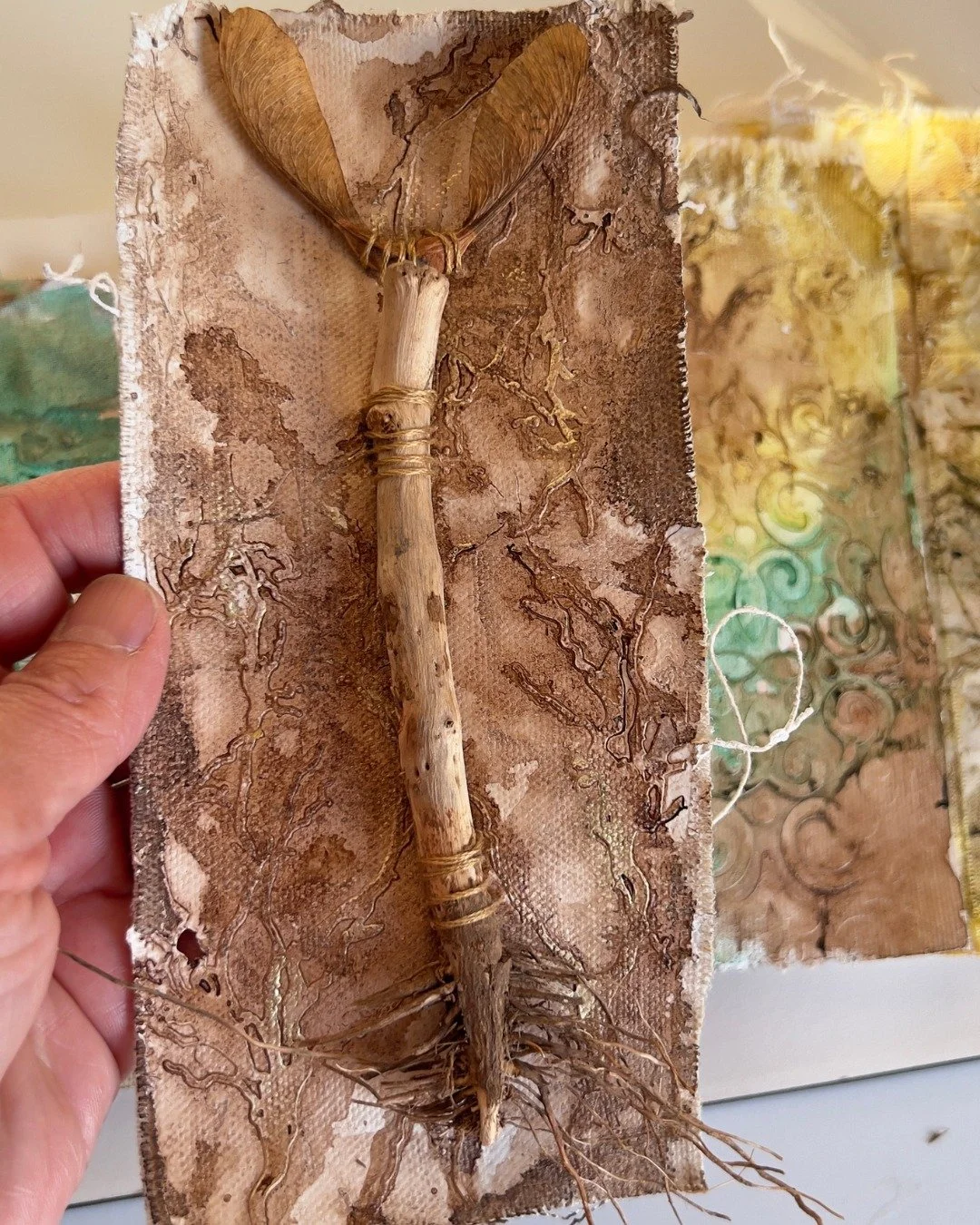 Day 1 of the Flowers Magic Art Fest is here.

Today we begin with roots. 

With the first pages of a journal made from what nature leaves behind,  dried flowers, seed, soft colour, slow stitching.

I have been thinking about roots for months. They fe
