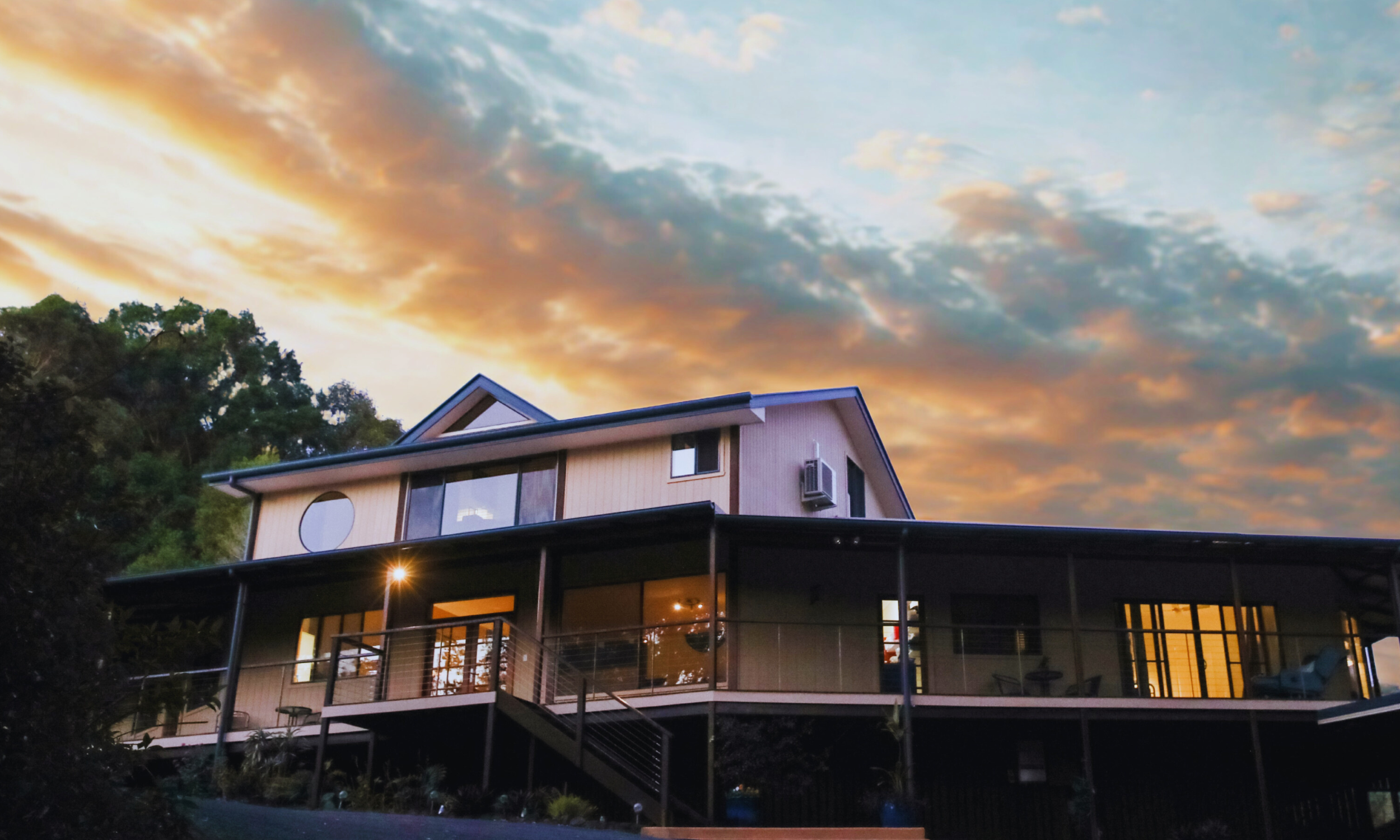 H House moody.png