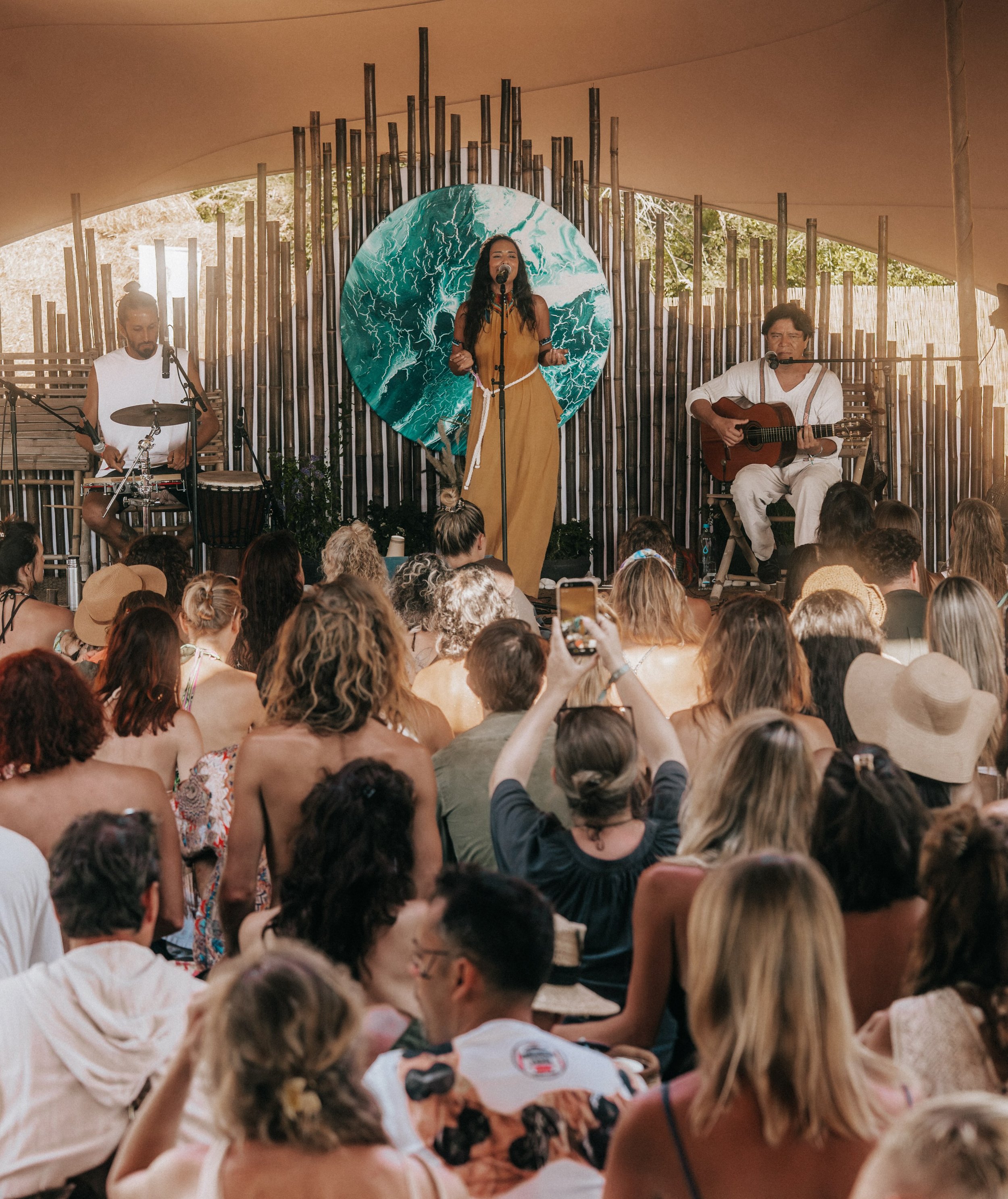 @colibrispirit.festival in Corfu, Greece 𖤓 full hearts shared together - singing in unison, to dance, elevate, and cry as one was a dream manifest. The energy was absolutely electric 

Thank you @alexpantela for these incredible photographs! Videos 