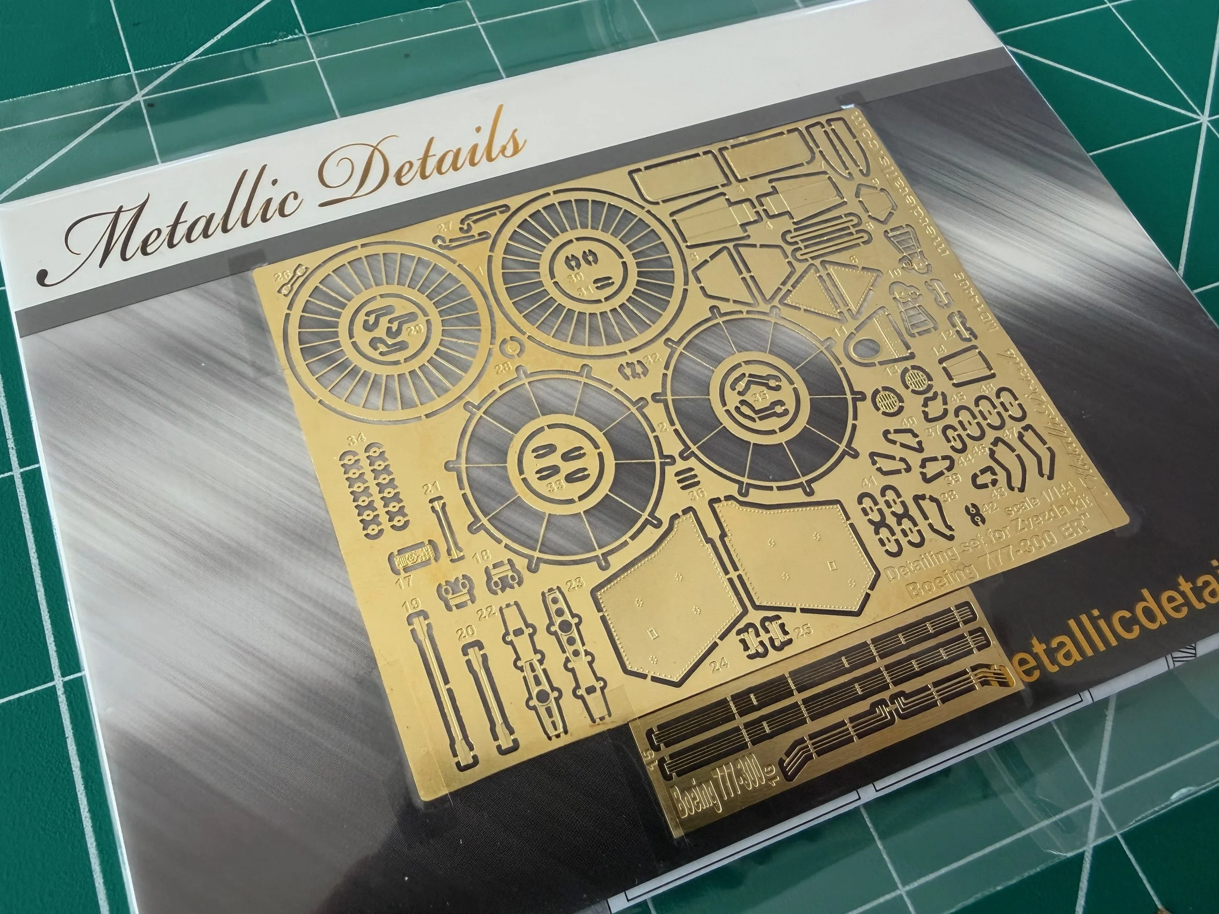 1/144 Metallic Details Boeing 777-300 ER (Zvezda Kit) #MD14405