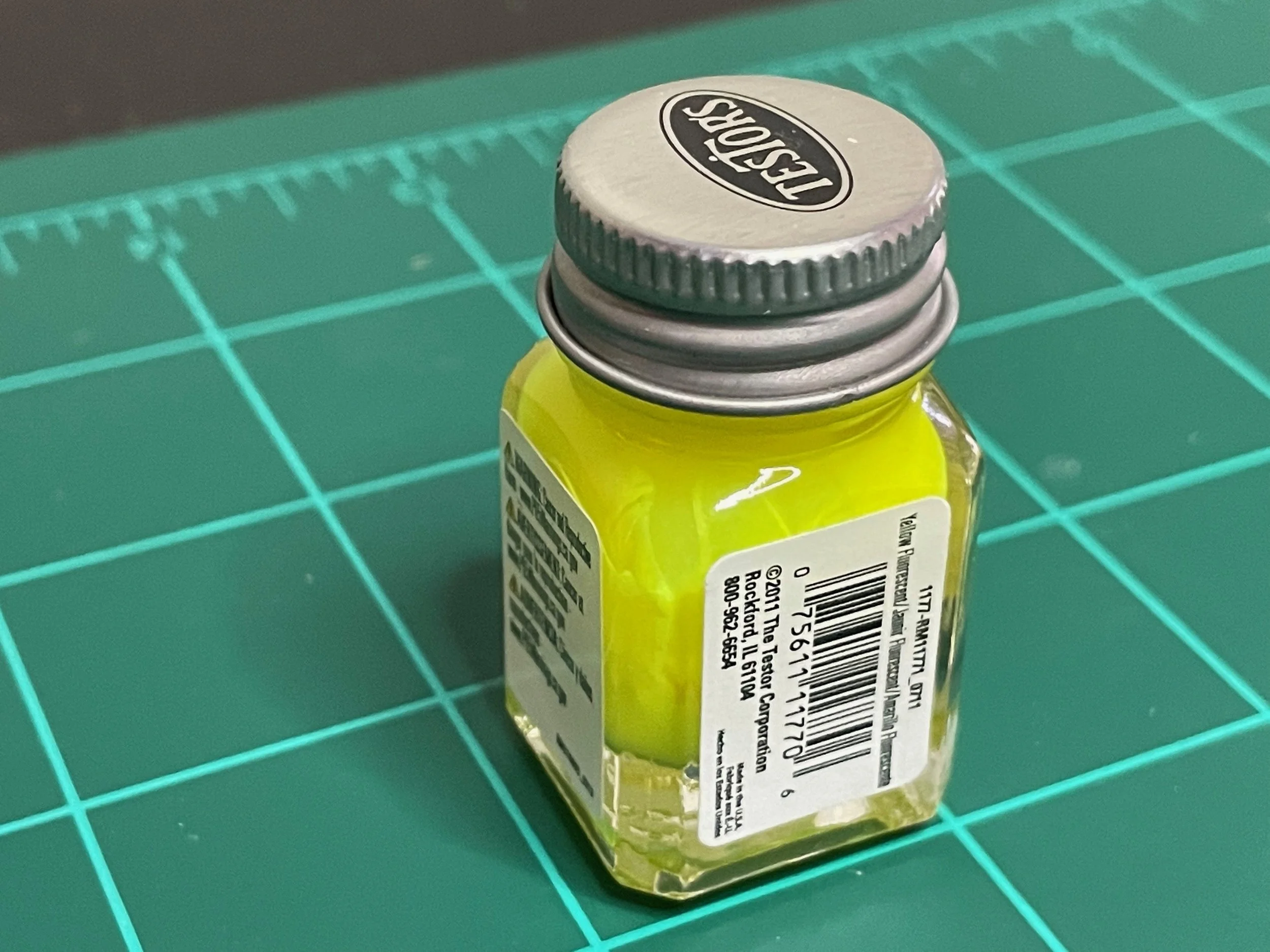 Testors Enamel 1/4ozFluorescent Yellow 1177 — GaelHobbies