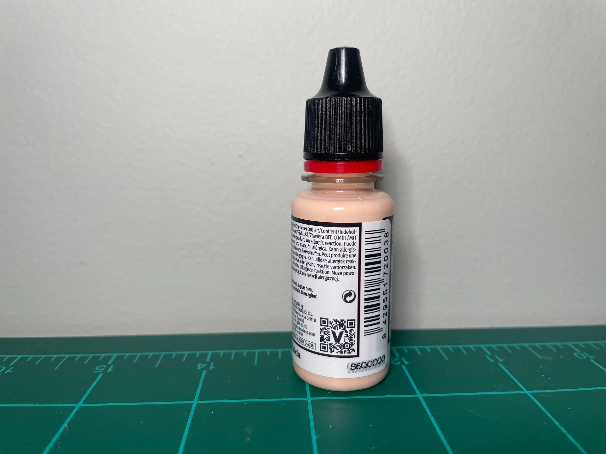 Vallejo 17ml Game Color Pale Flesh (72.003) — GAELHOBBIES