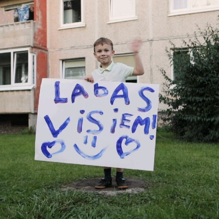 Tomas says &quot; Hello everyone&quot;

Recently I got to spend 4 weeks with some of the 50.000 residents living in Silainiai micro district in Kaunas, Lithuania .
We discussed the importance of analogue and face to face connections and explored how 