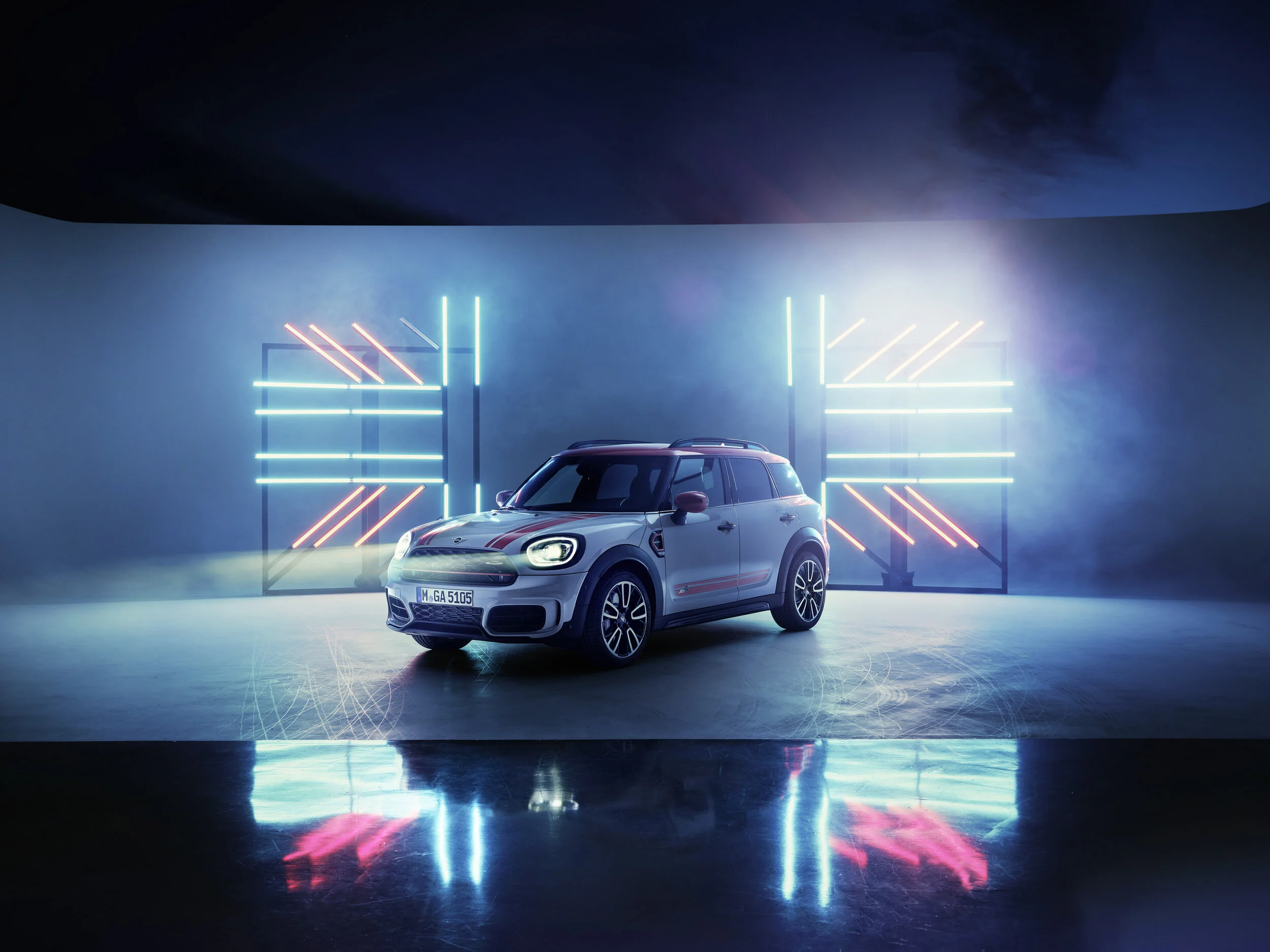 mini_jcw_moody_studio_34_front_01.jpg