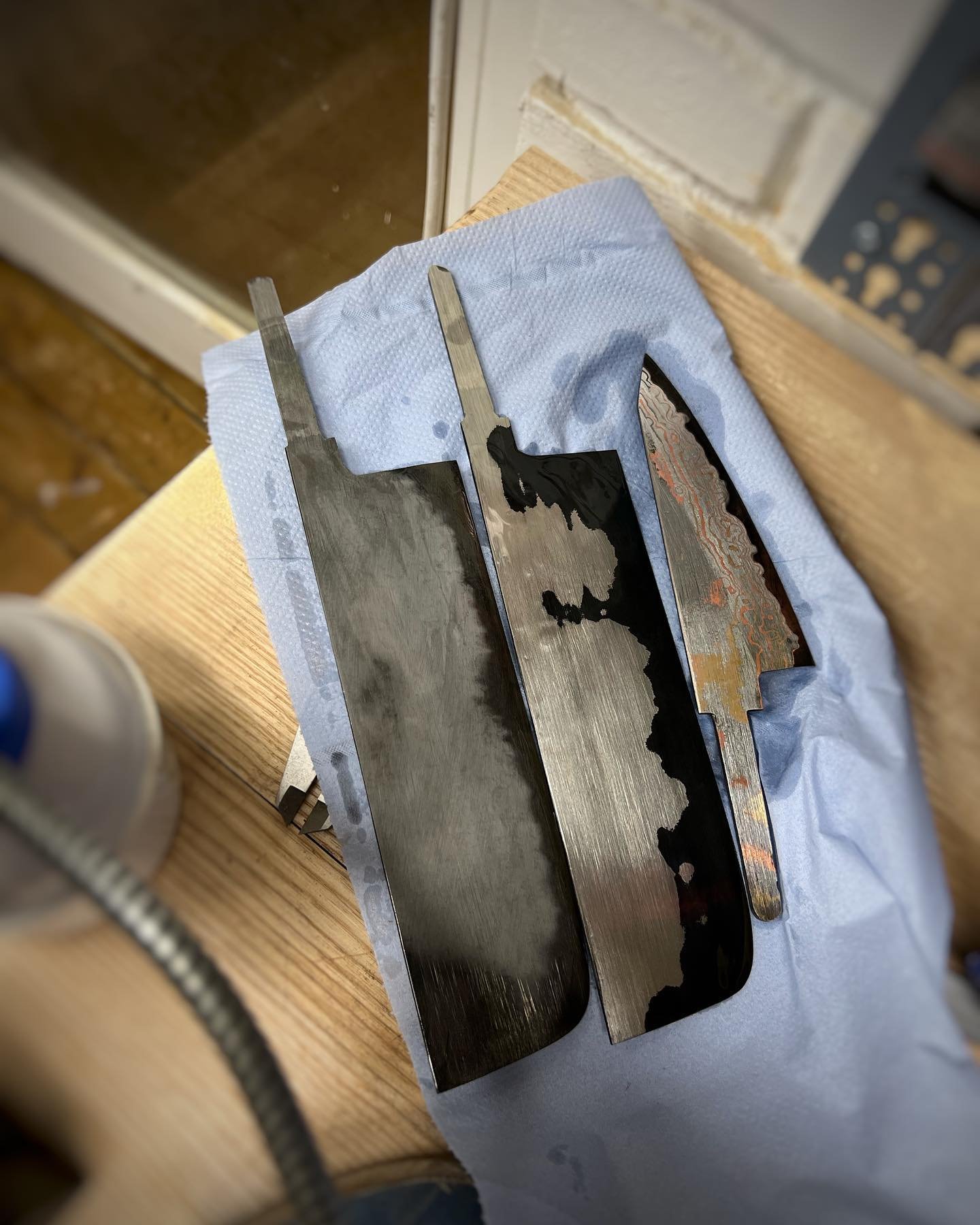 A couple of new knives that will be available soon on my website. 

Two different grinds on the nakiris but both with be vegetable slaying monsters. 

#makersvillage #makersofig #makestuff #instamaker #makermovement #makercommunity #makersofinstagram