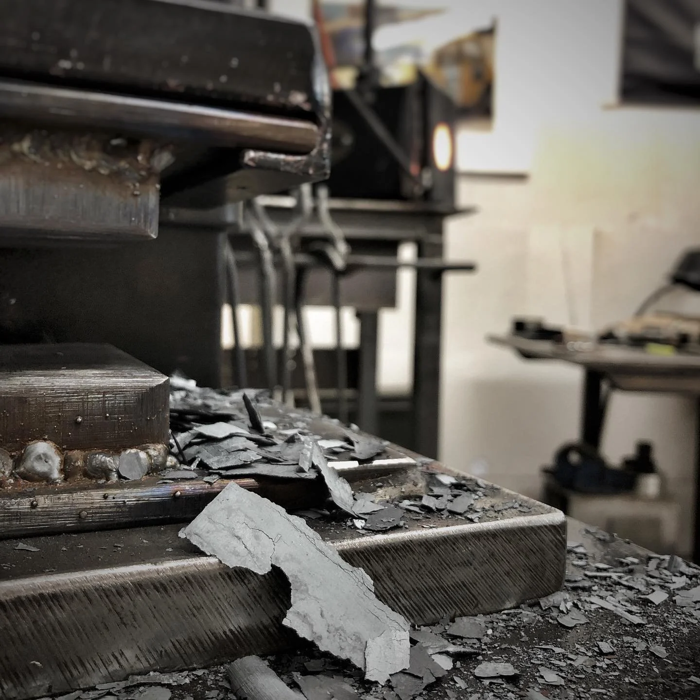 Heat, beat, repeat. 

Well, squash. 

#knifemaking #customknives #handcrafted #knifepics #knifemaker #bladelife #craftsmanship #knivesdaily #knifestagram #knifephoto #knifefanatics #knife #knifeporn #artisan #knivesofig #knifemakercommunity #handmade