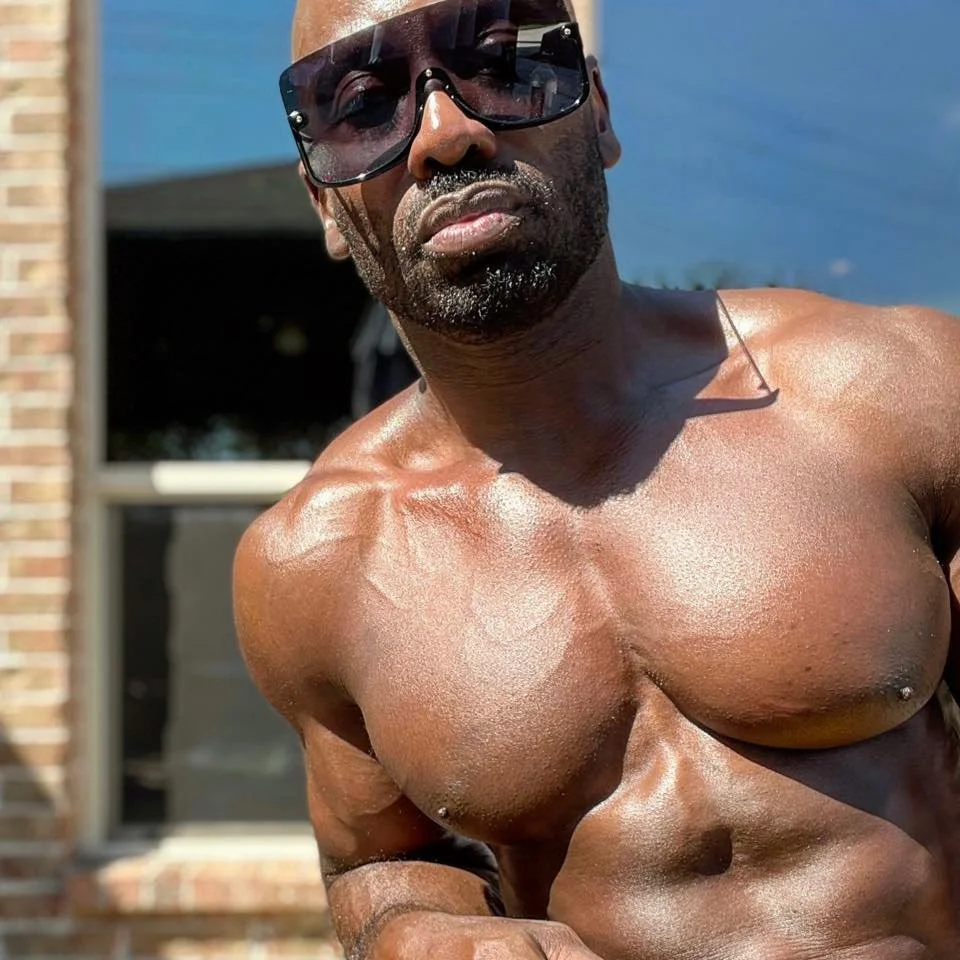 Black Gay Bodybuilder