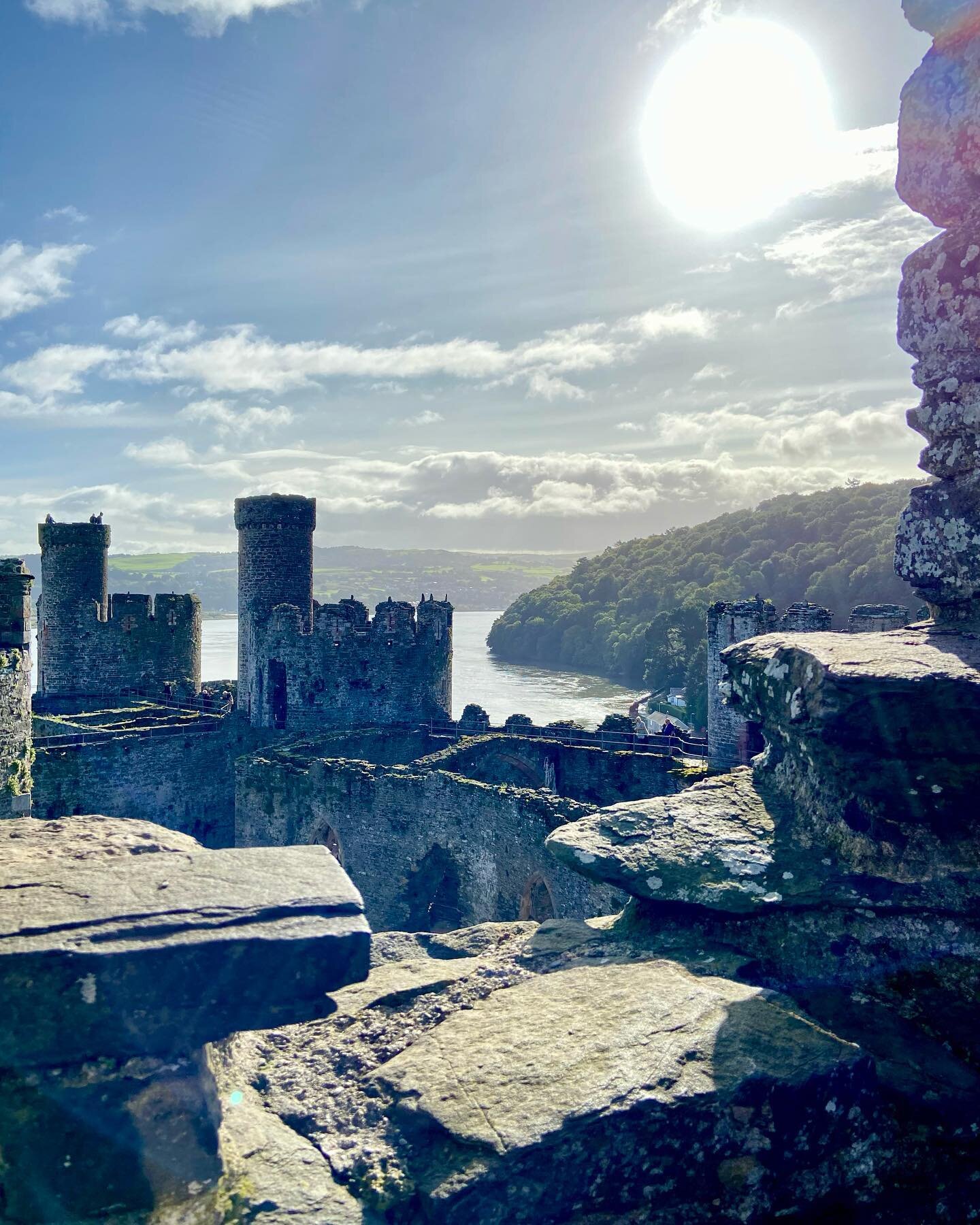 ☀️Sunny Conwy

#conwy #conwycastle #northwales #smallesthouseinbritain #visitwales #cymru