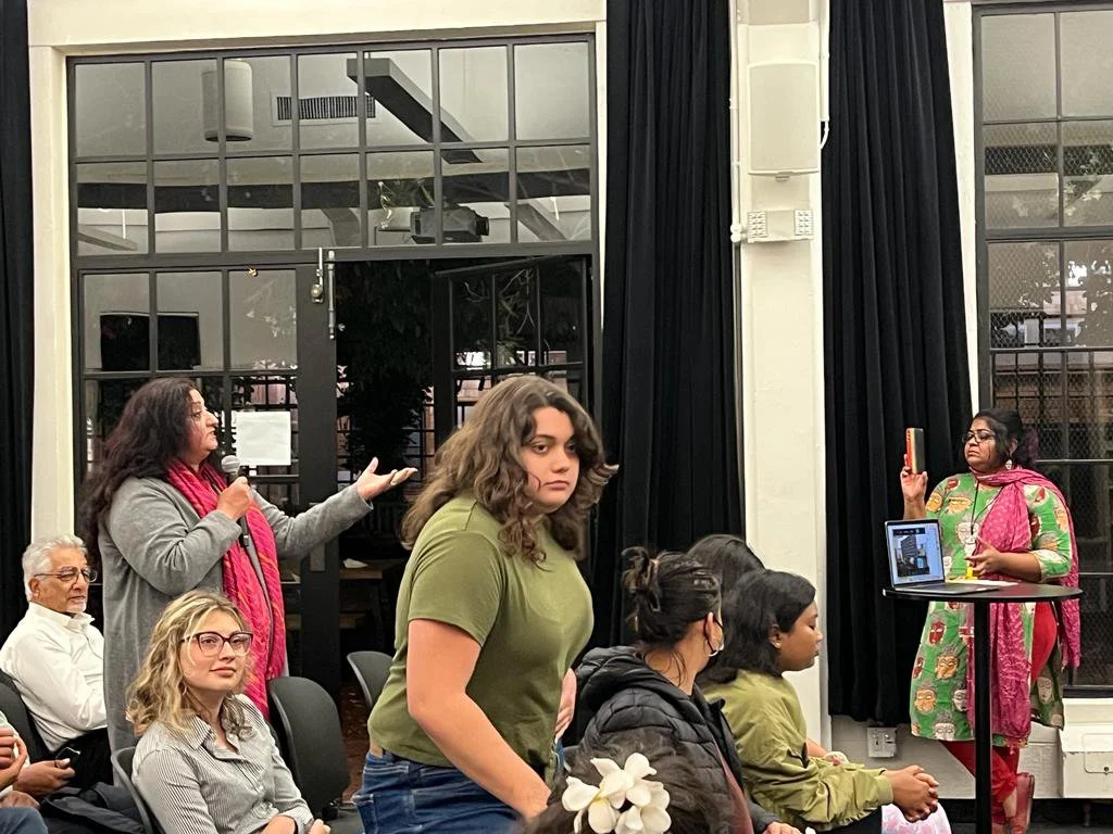 DeshVideshAtUCJournalismOct10 - 3.jpeg